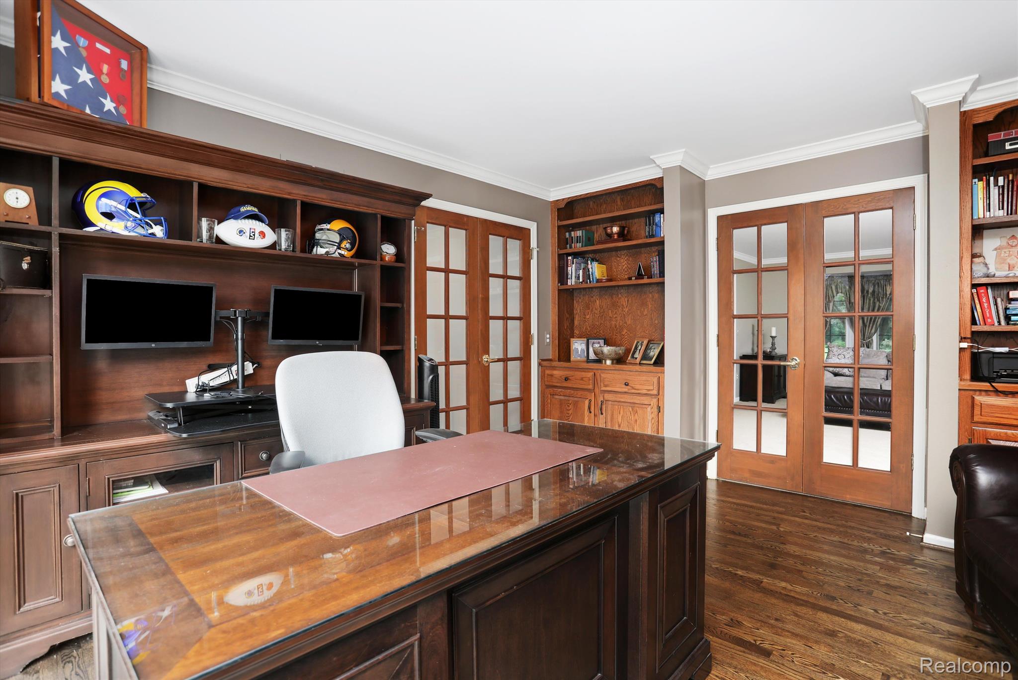 4214 Oak Tree Circle