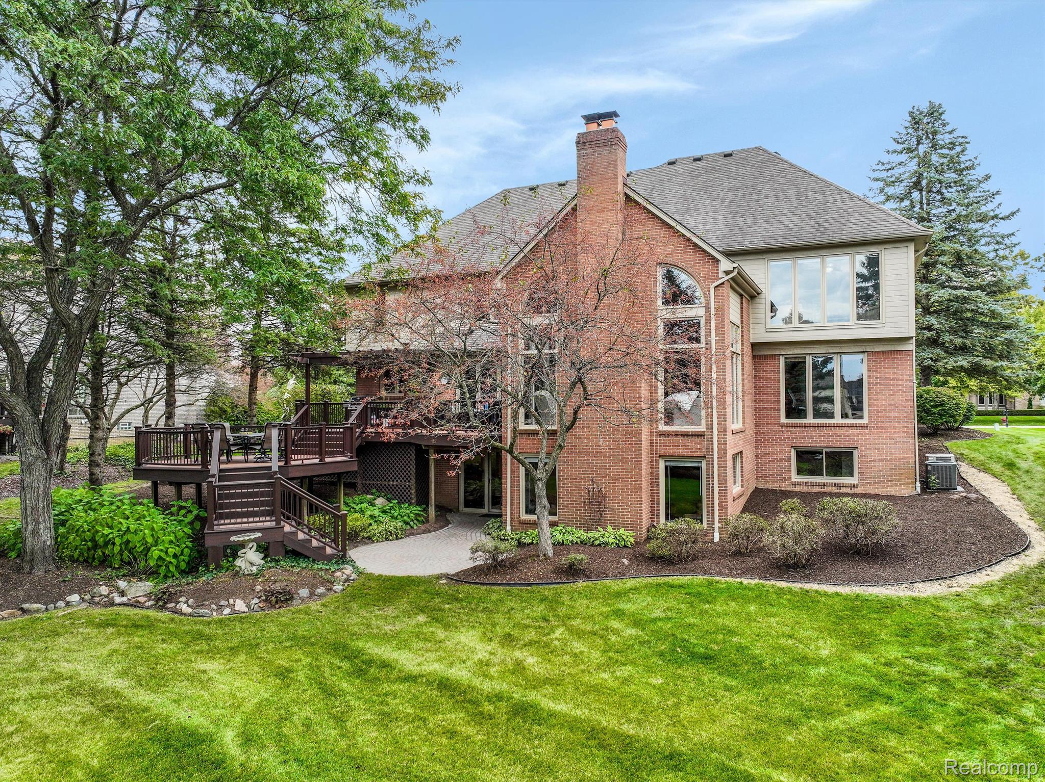 4214 Oak Tree Circle