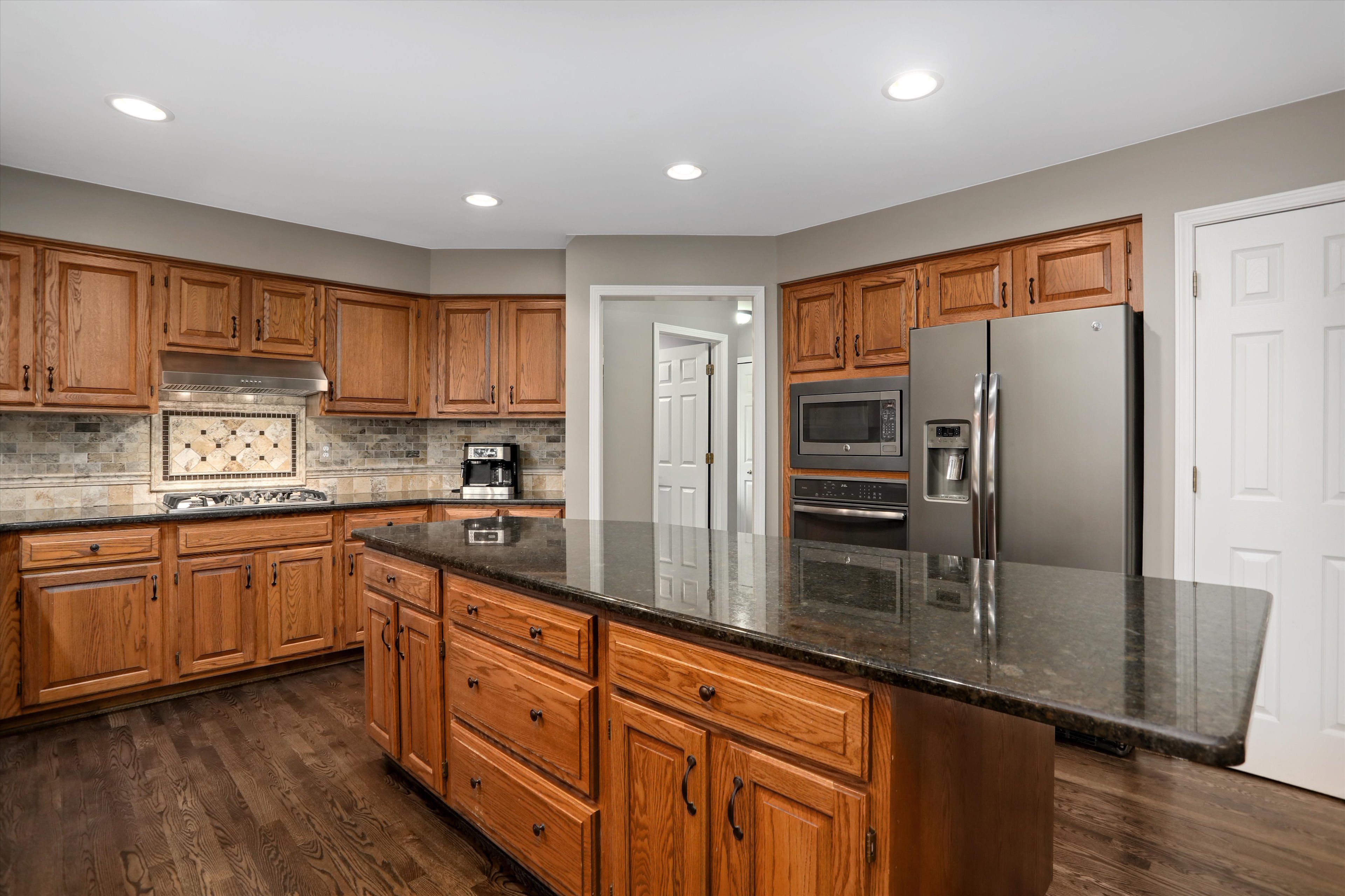 4214 Oak Tree Circle