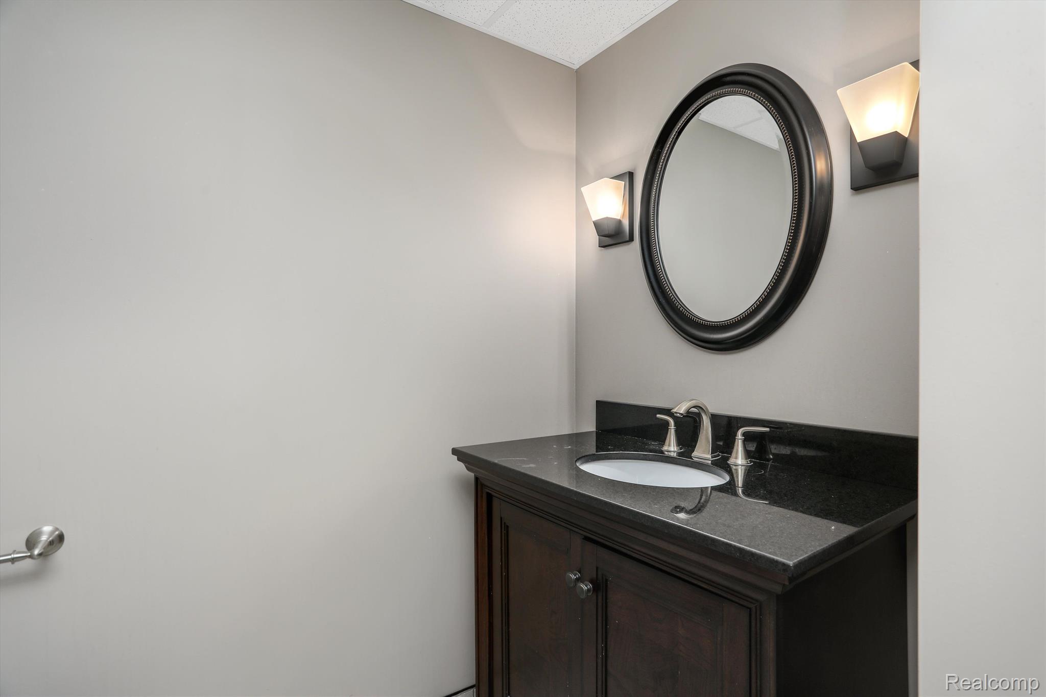 4214 Oak Tree Circle
