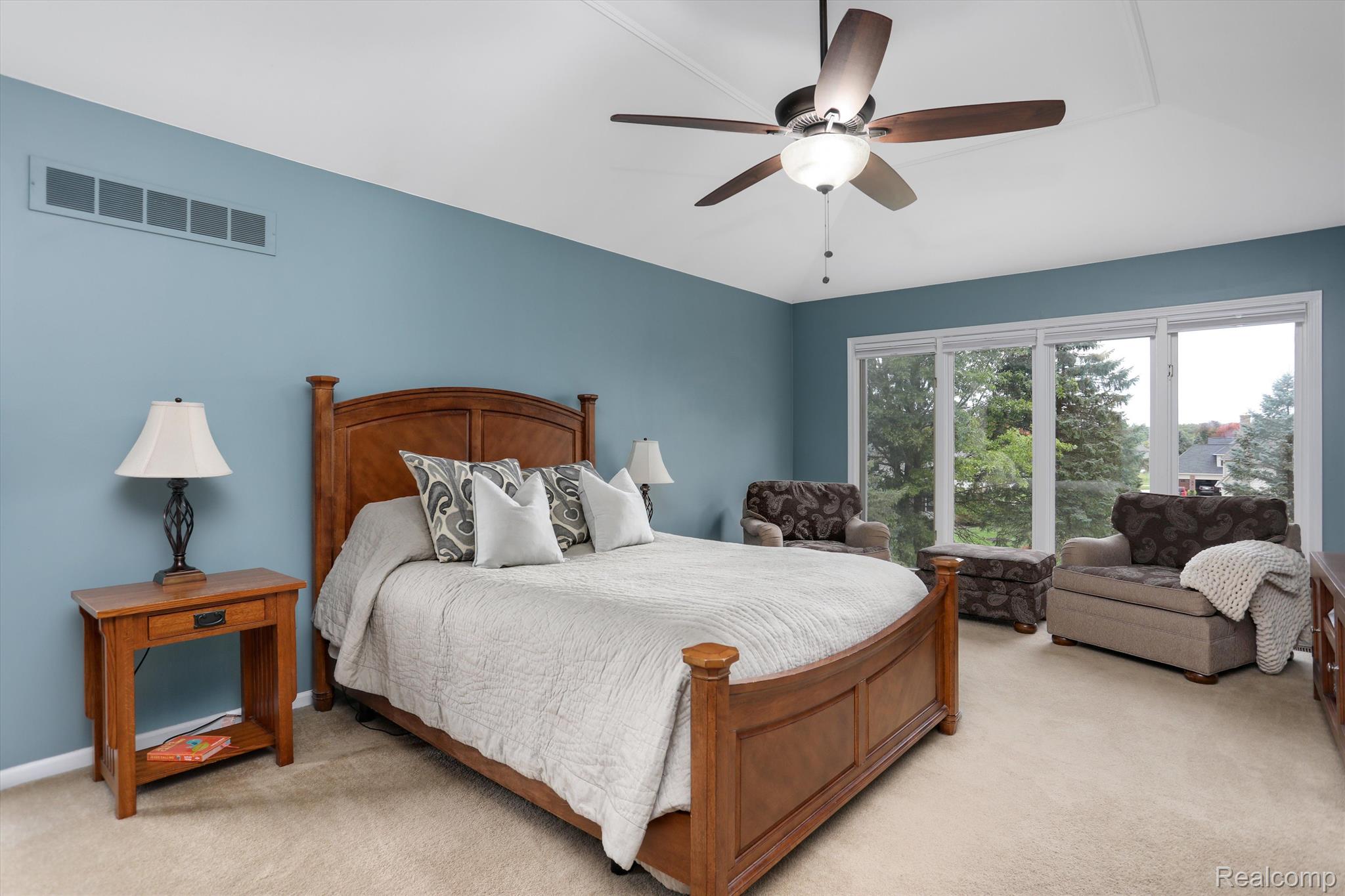 4214 Oak Tree Circle