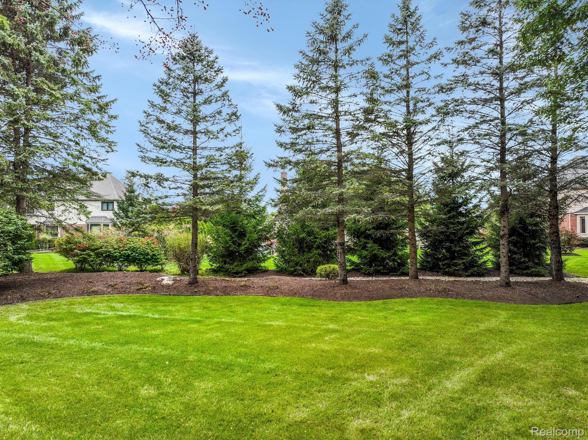 4214 Oak Tree Circle