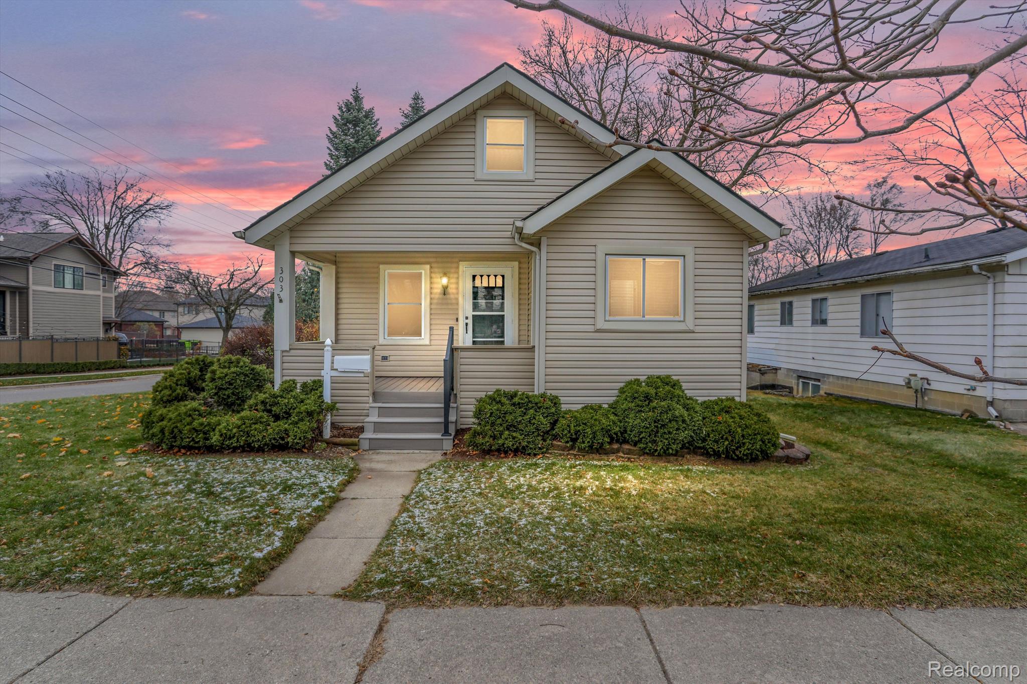 303 Woodward Avenue