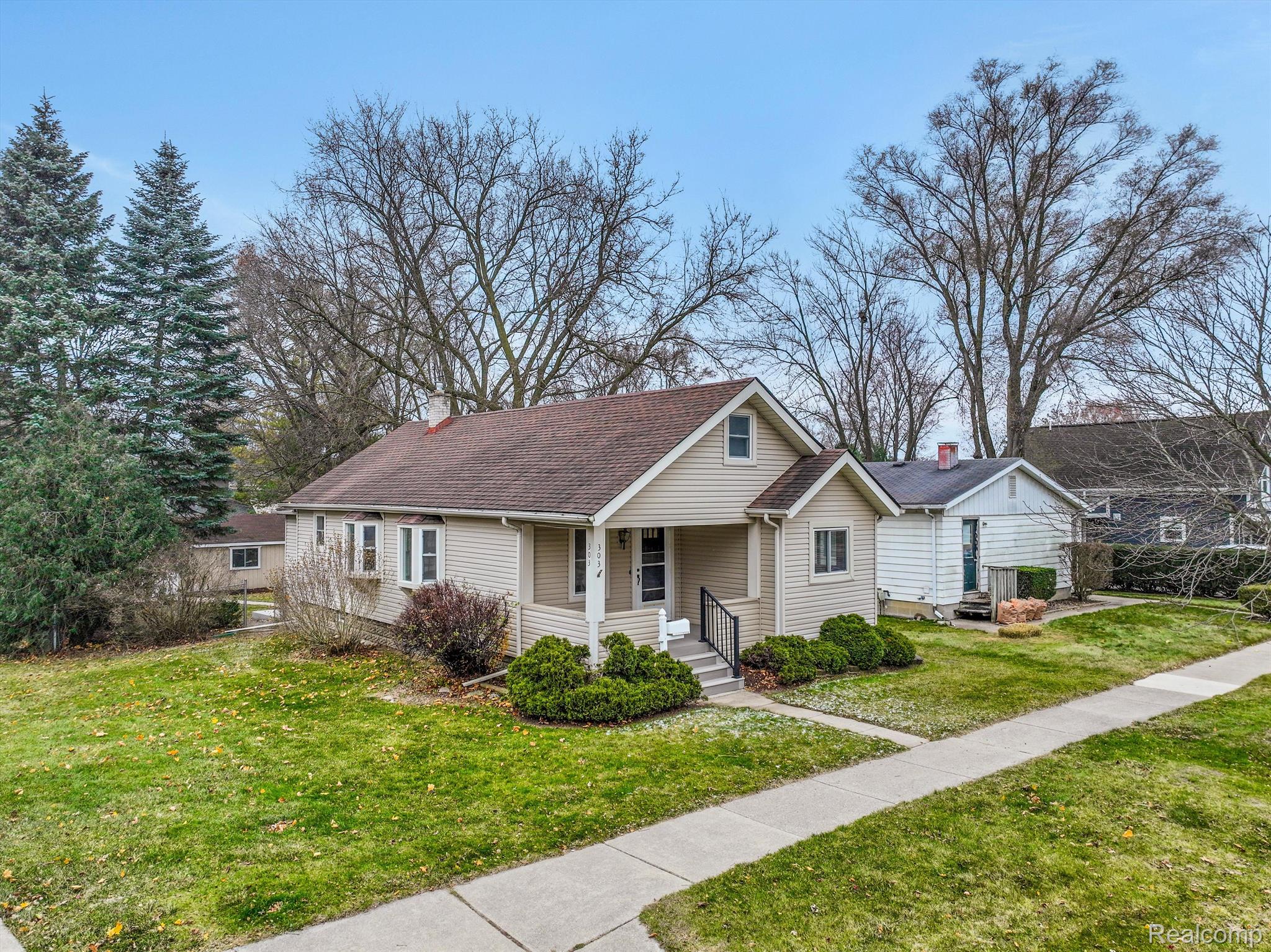 303 Woodward Avenue