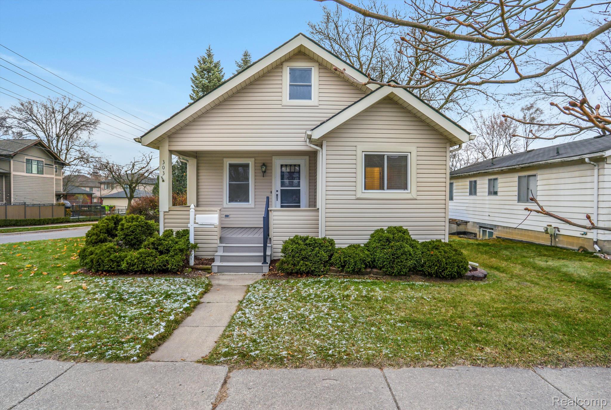 303 Woodward Avenue