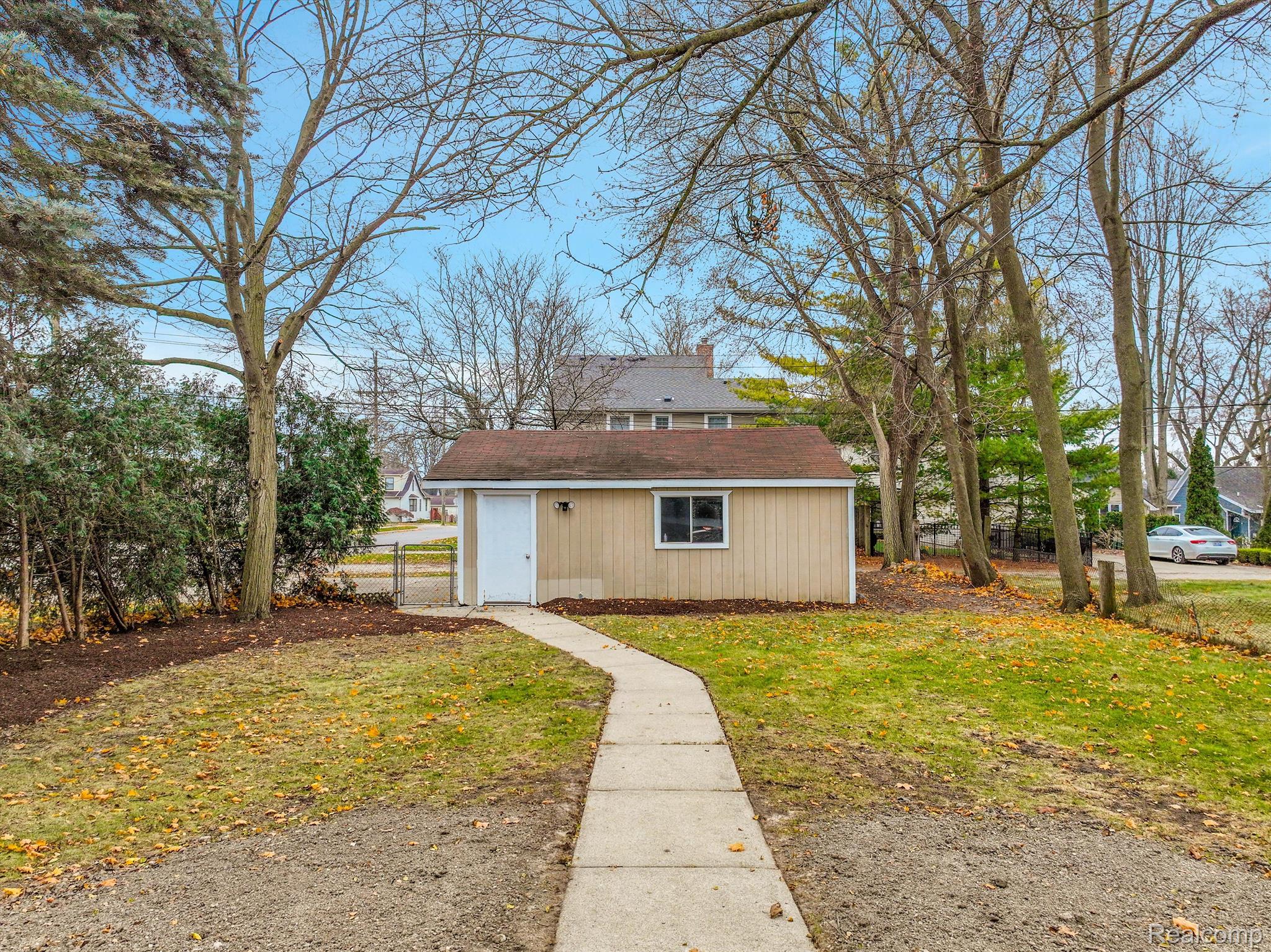 303 Woodward Avenue