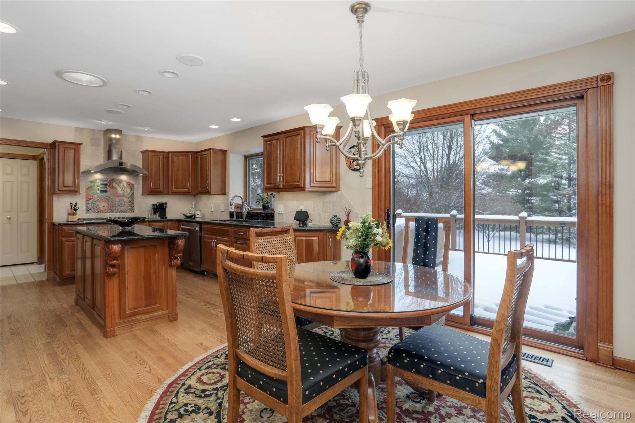 4545 Valley View