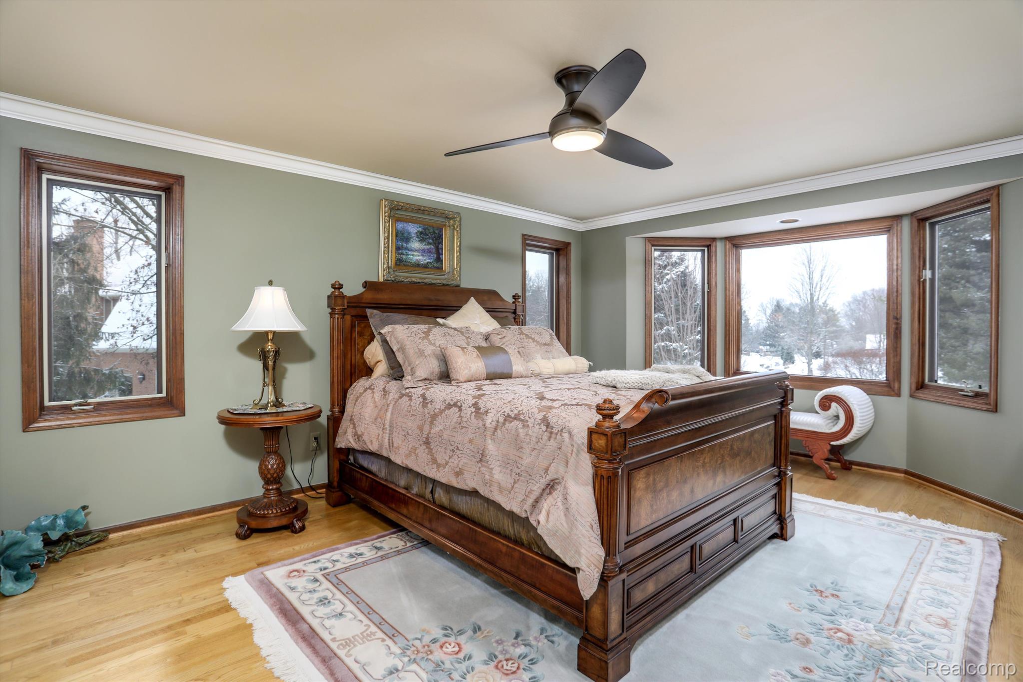 4545 Valley View
