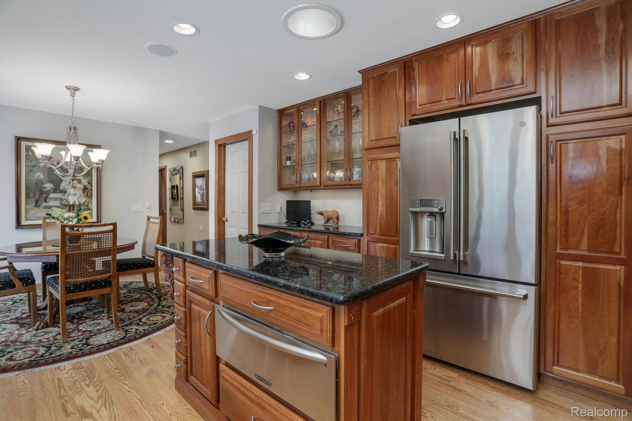 4545 Valley View