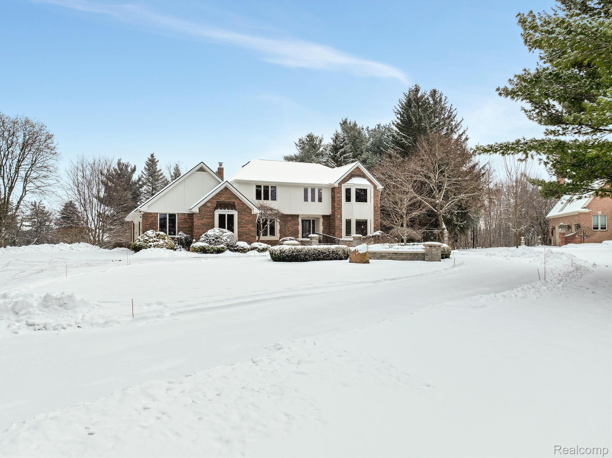 4545 Valley View