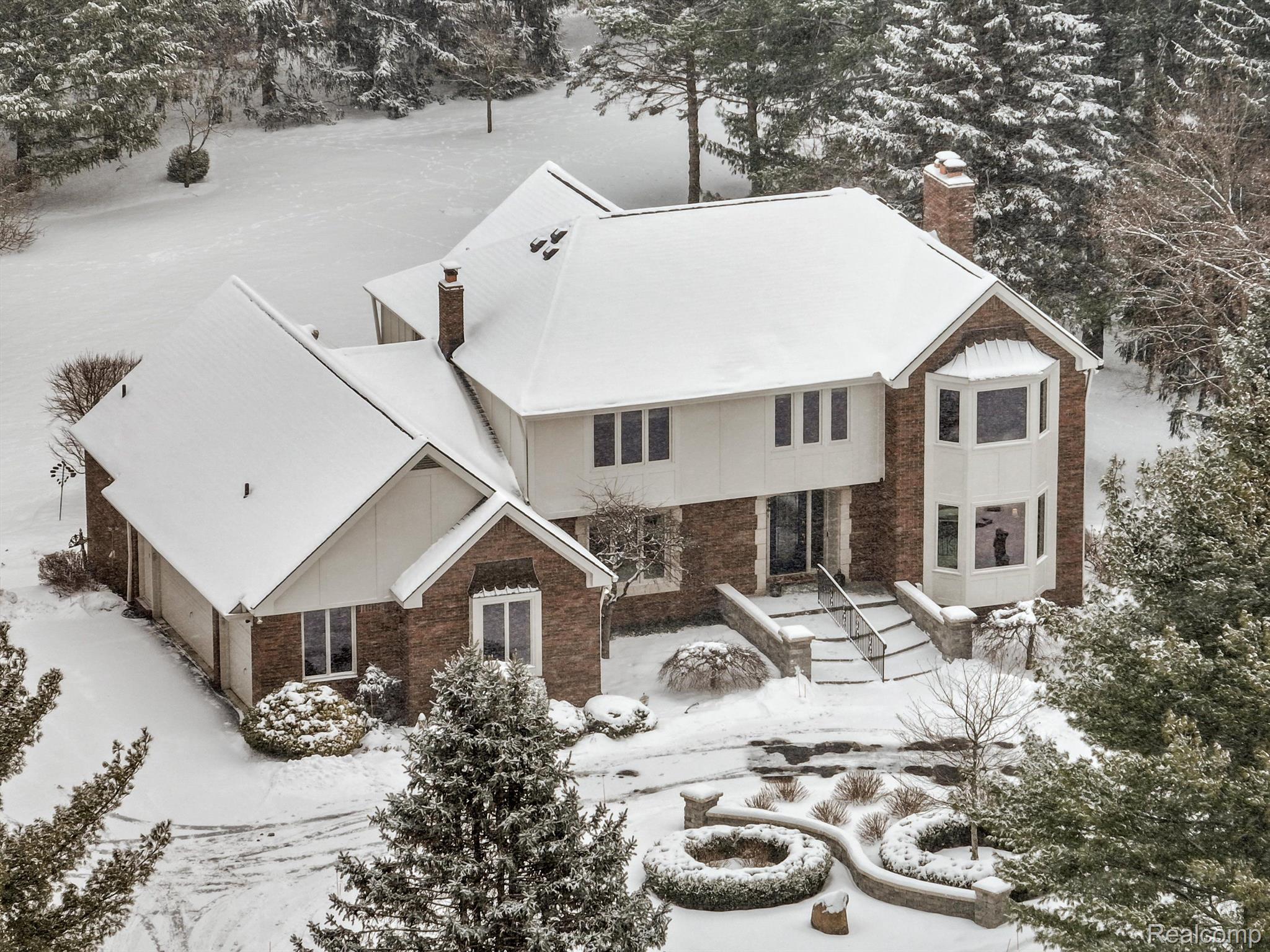 4545 Valley View