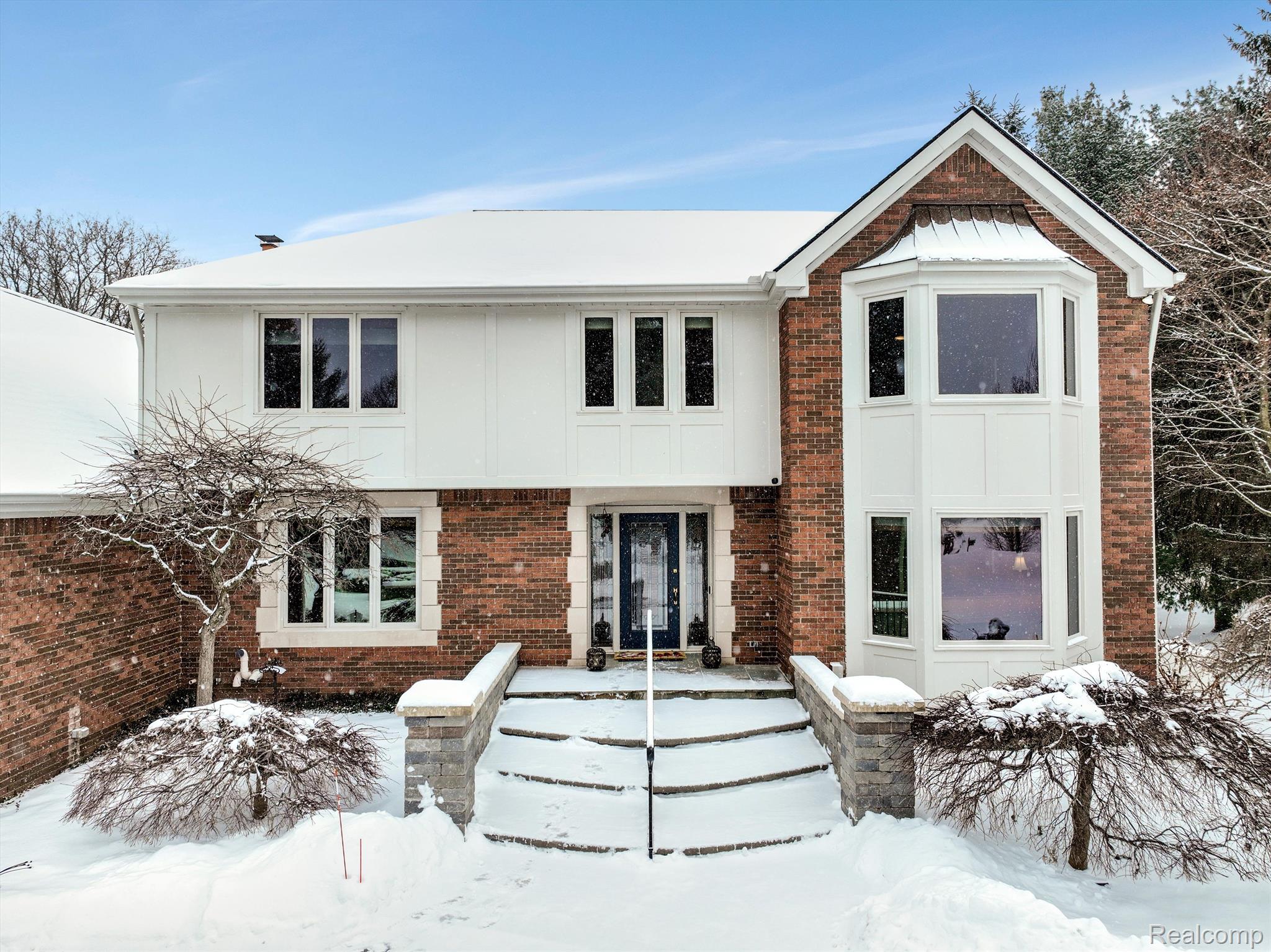 4545 Valley View