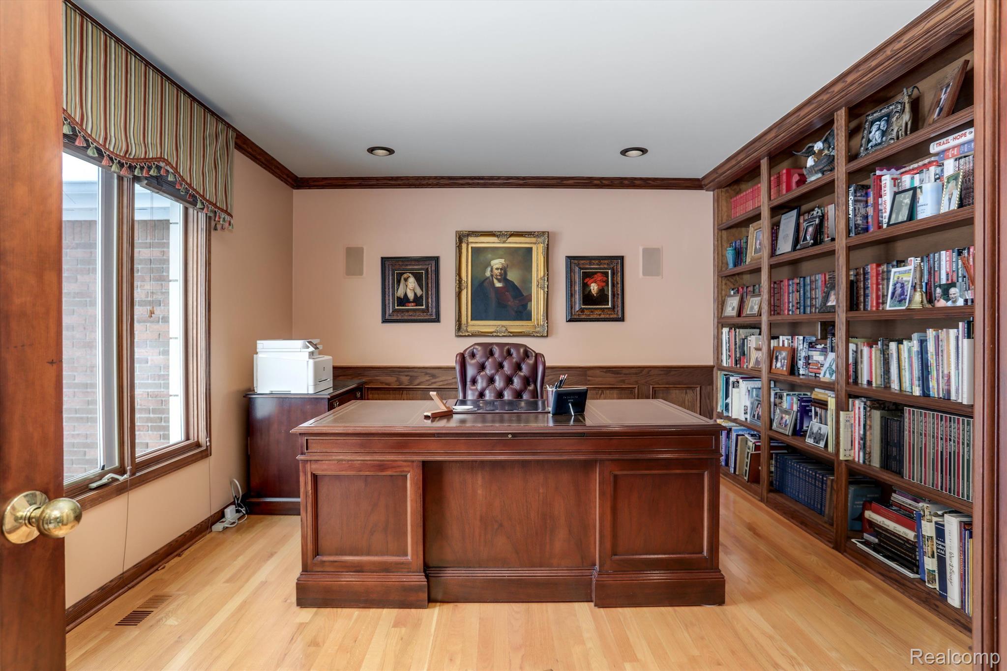 4545 Valley View
