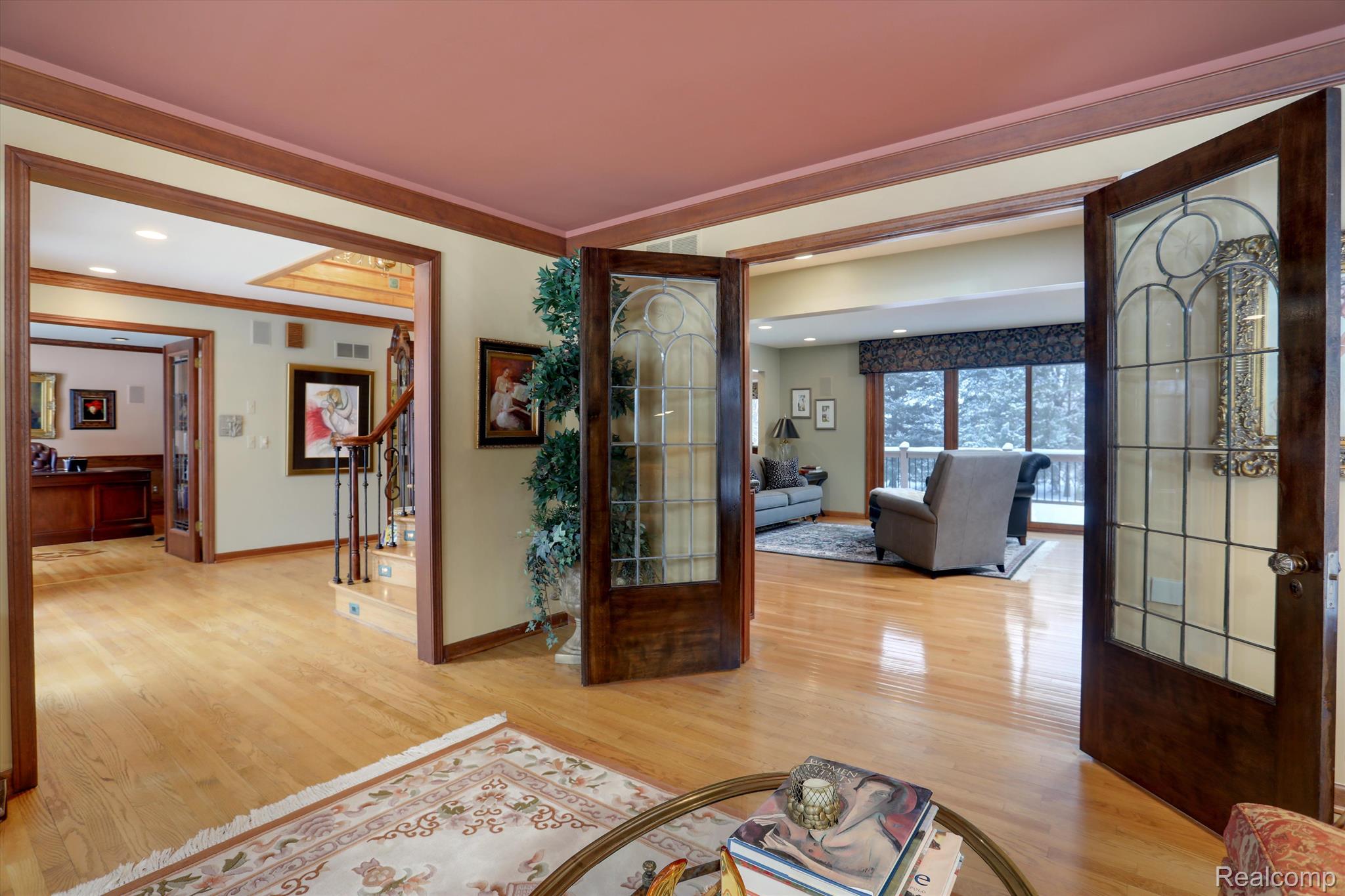 4545 Valley View