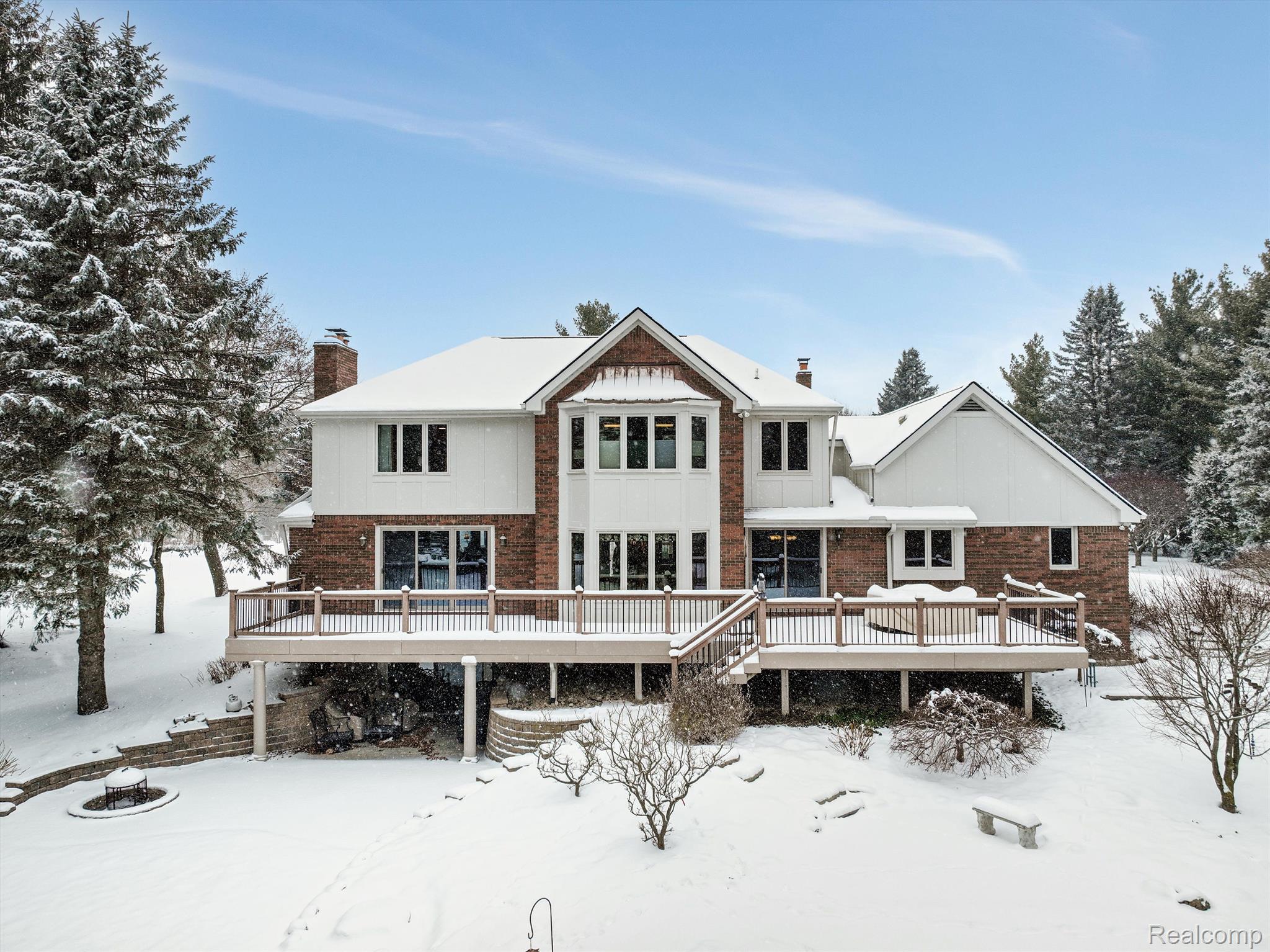 4545 Valley View