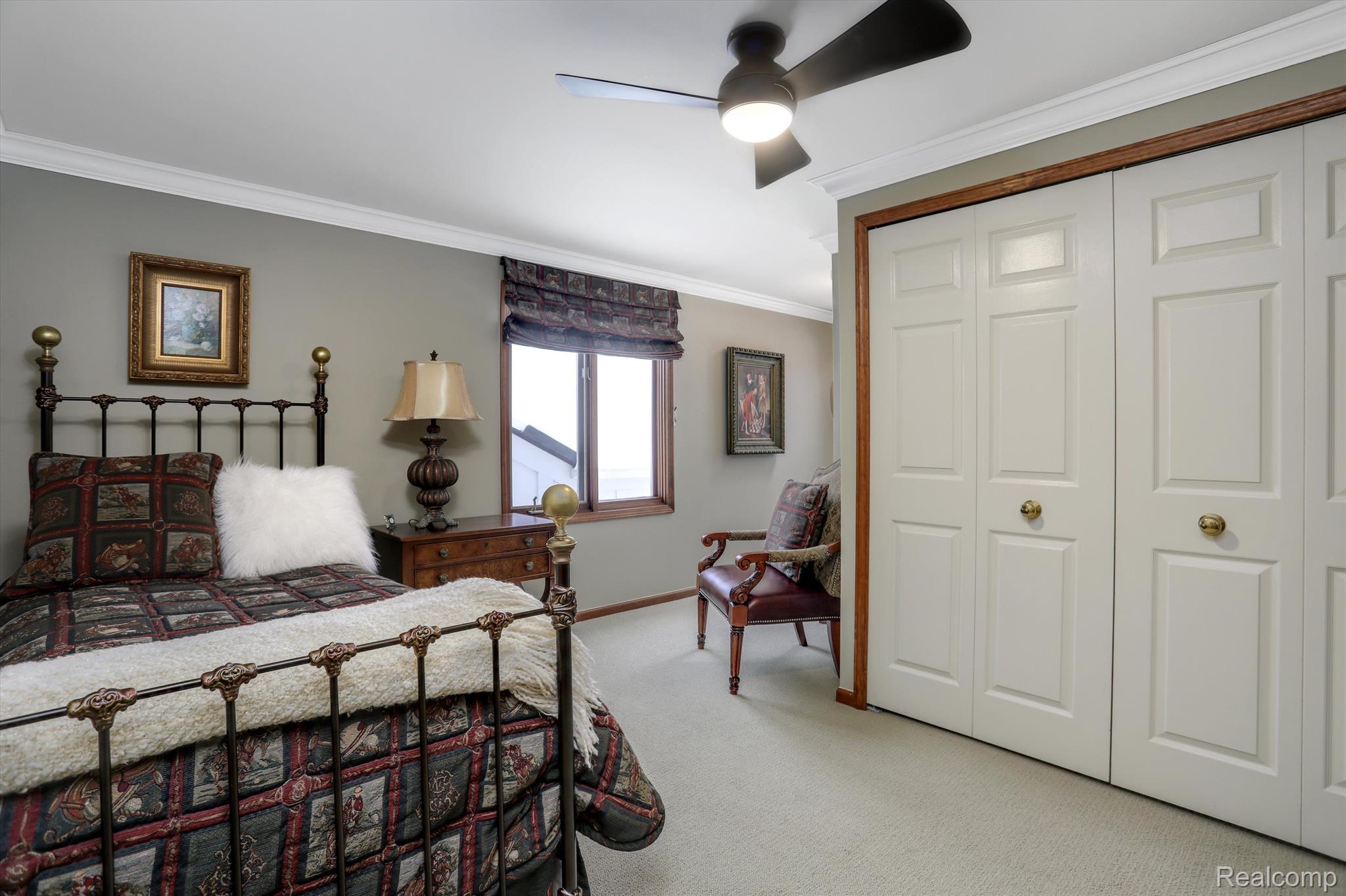 4545 Valley View