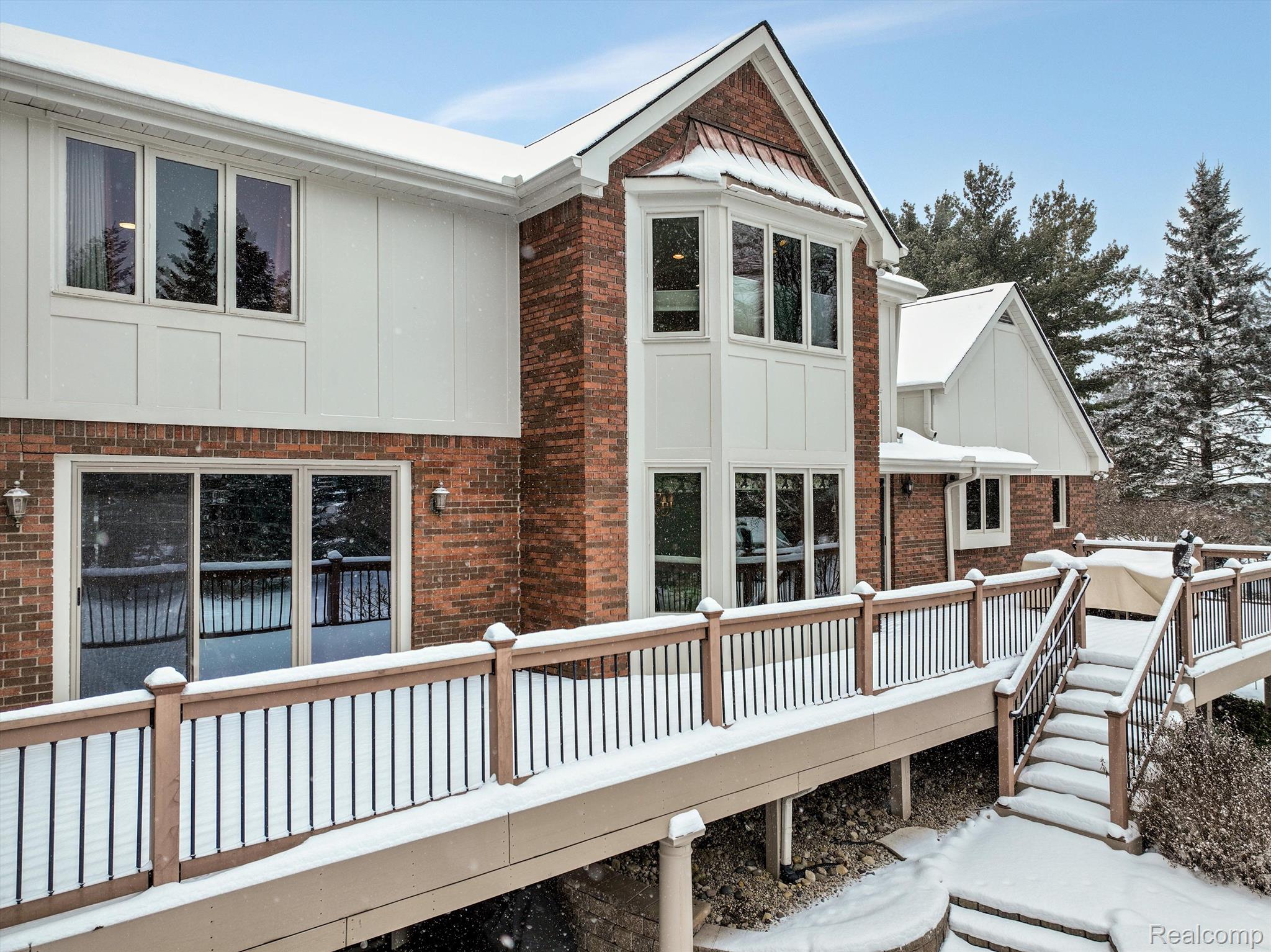 4545 Valley View