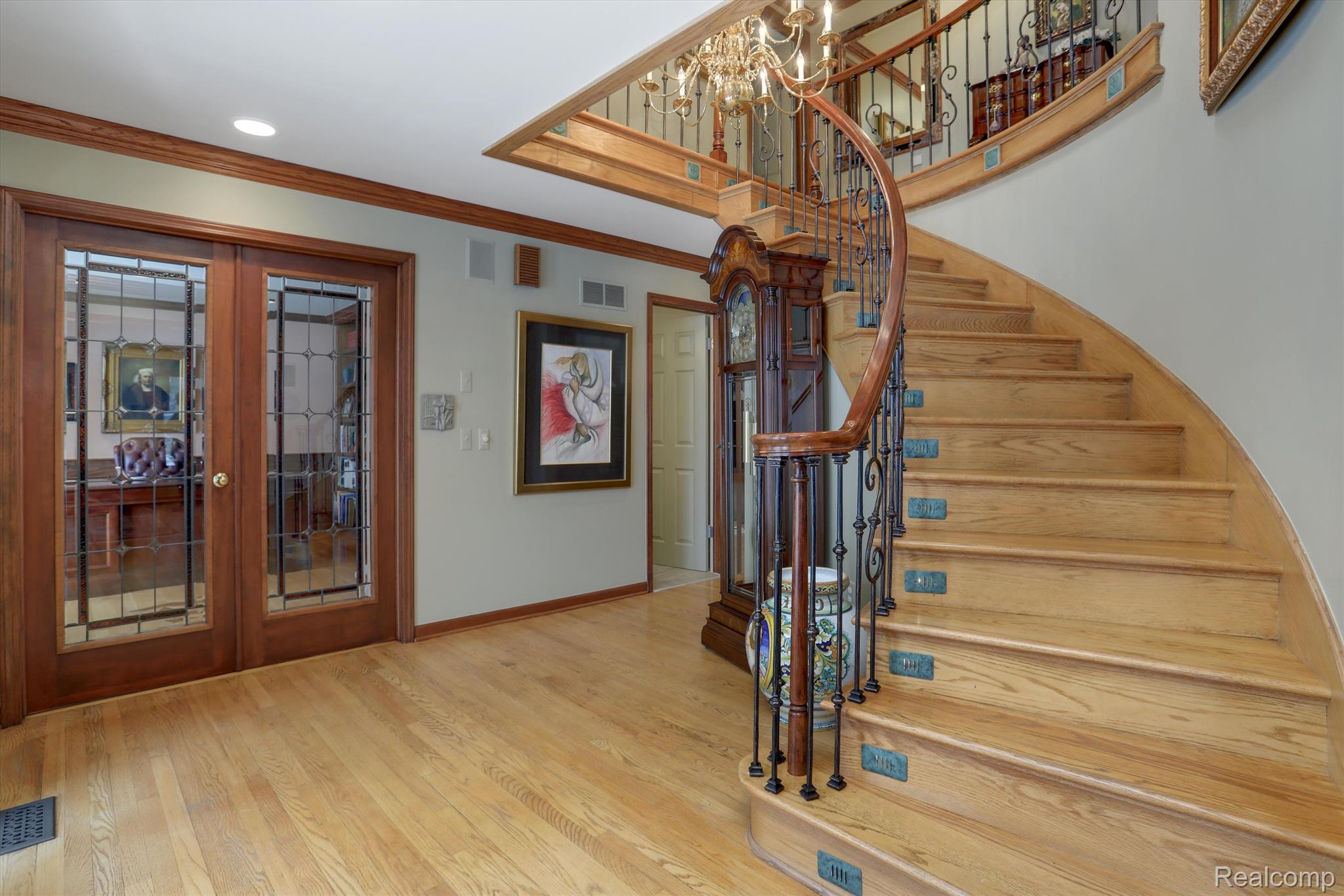 4545 Valley View