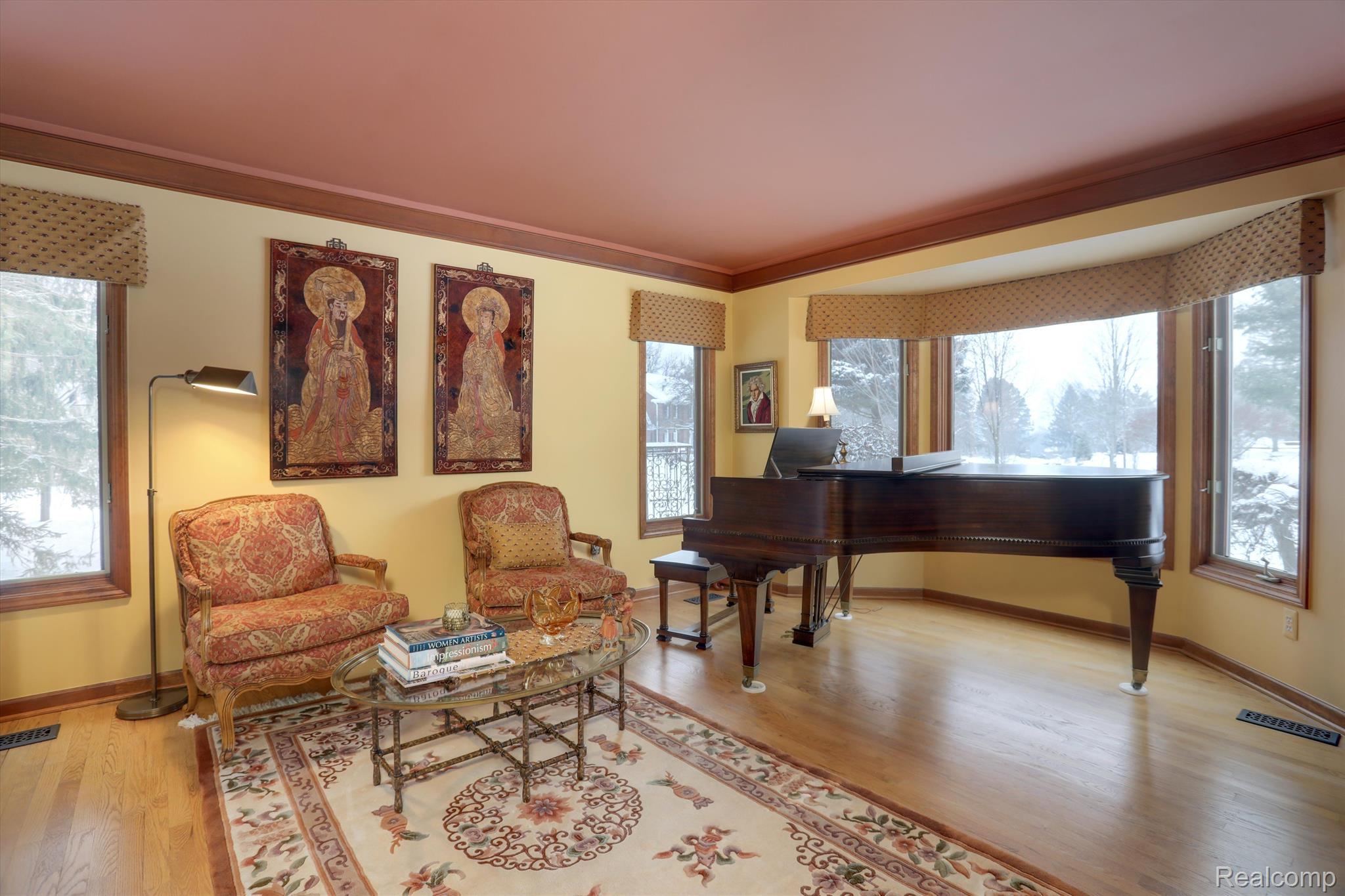 4545 Valley View