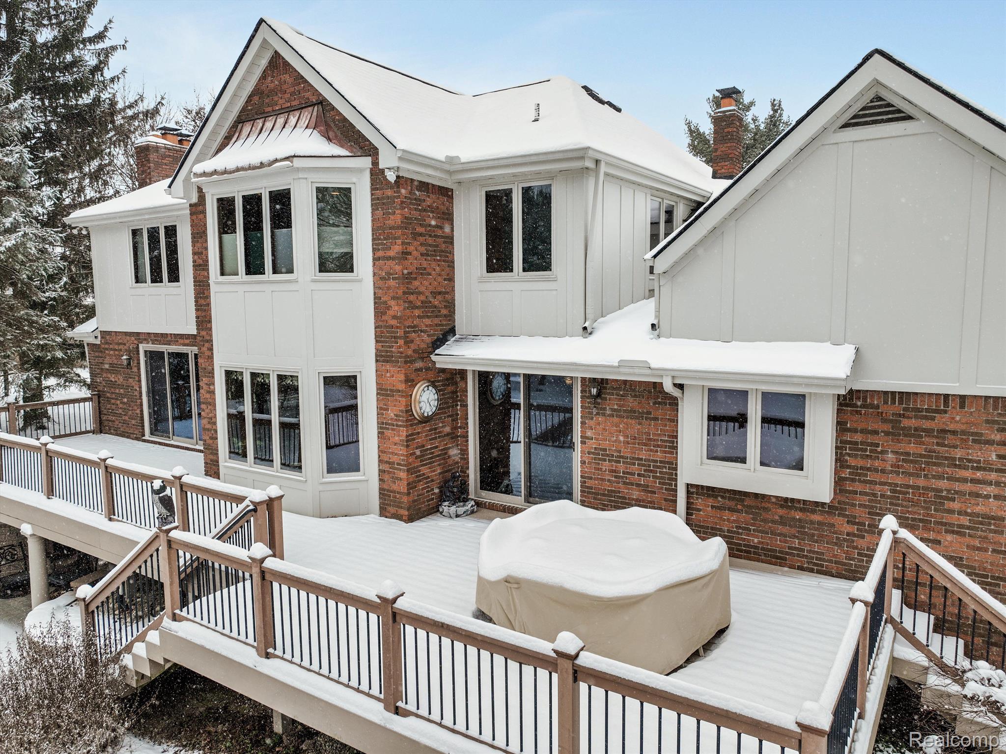 4545 Valley View