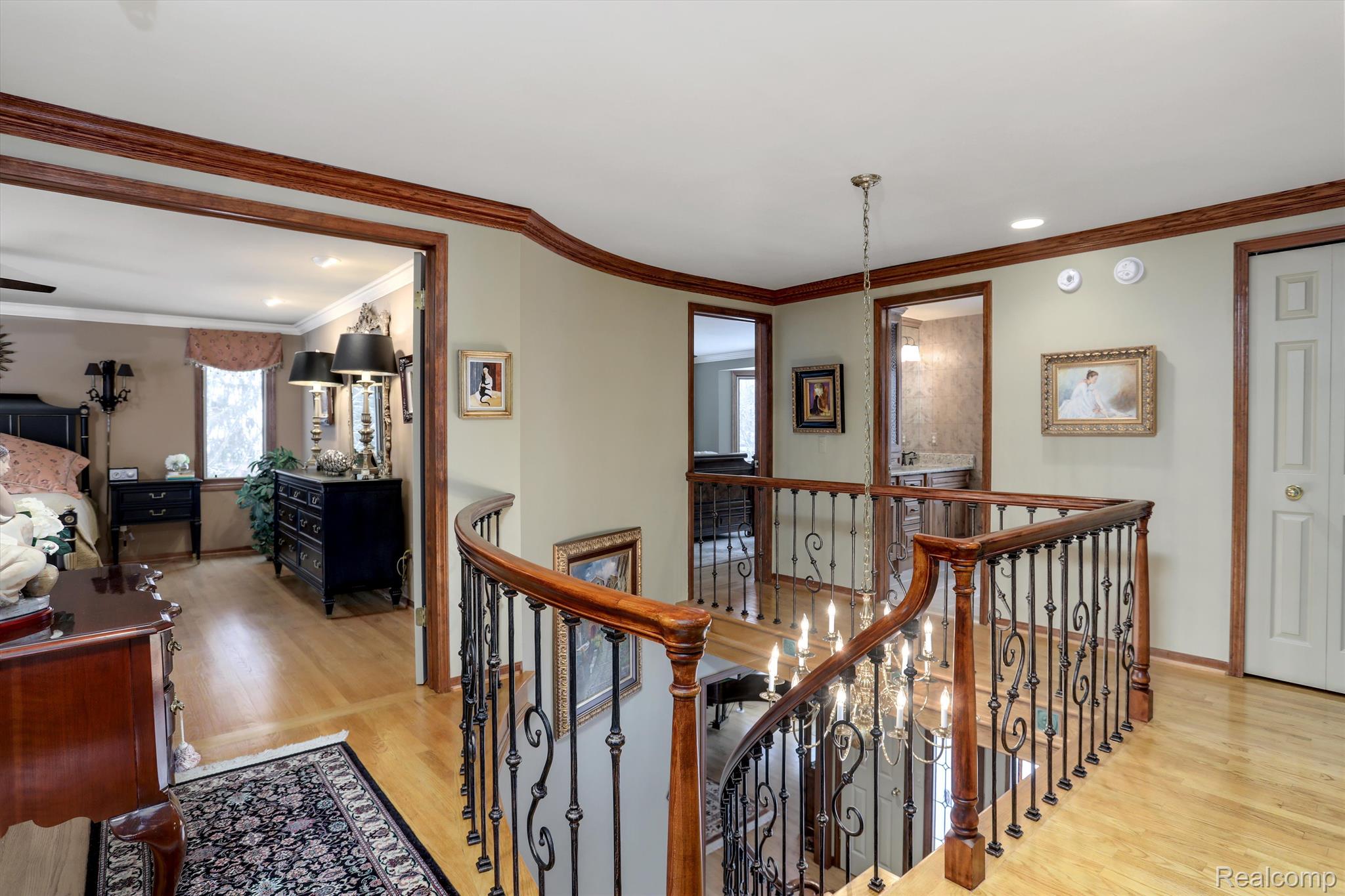 4545 Valley View