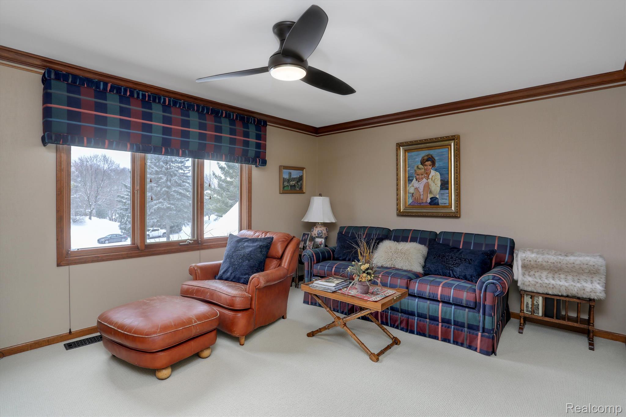4545 Valley View