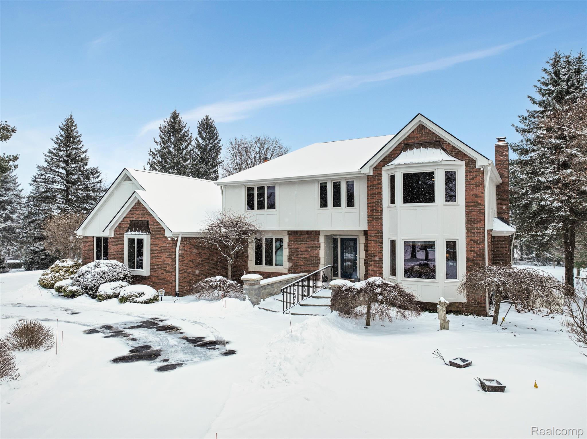 4545 Valley View