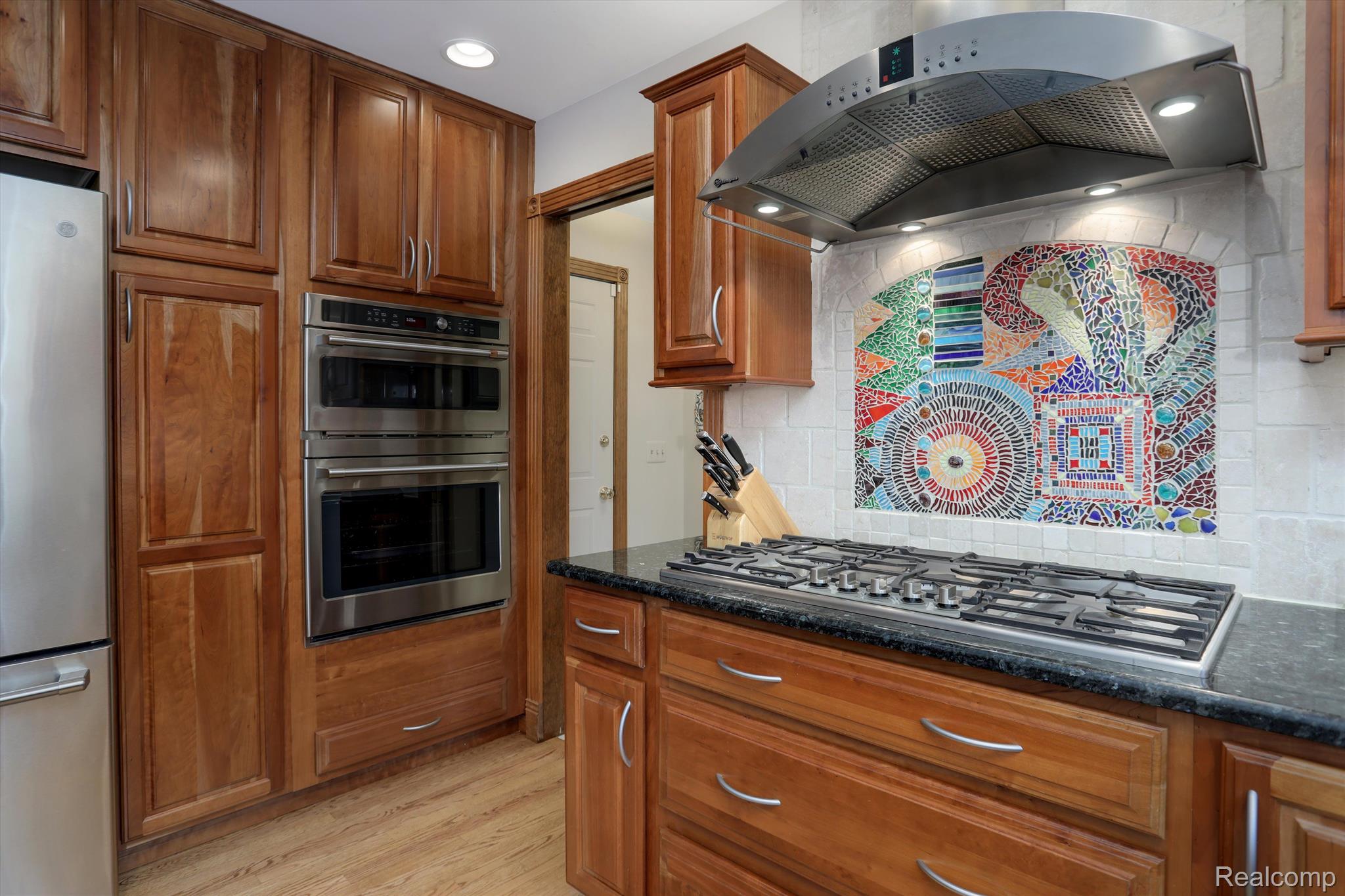 4545 Valley View