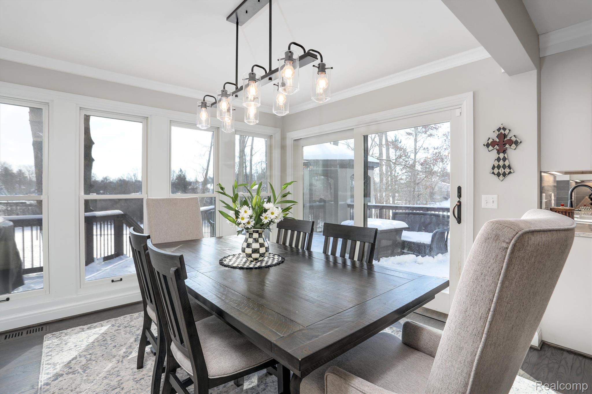 1303 MARINA POINTE Boulevard