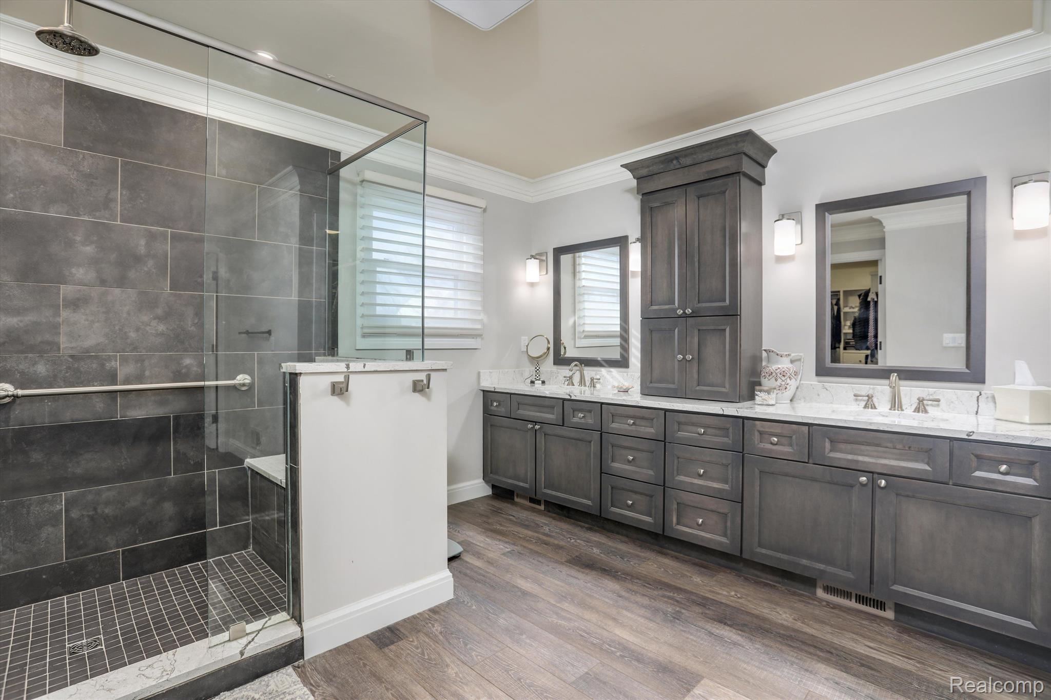 1303 MARINA POINTE Boulevard