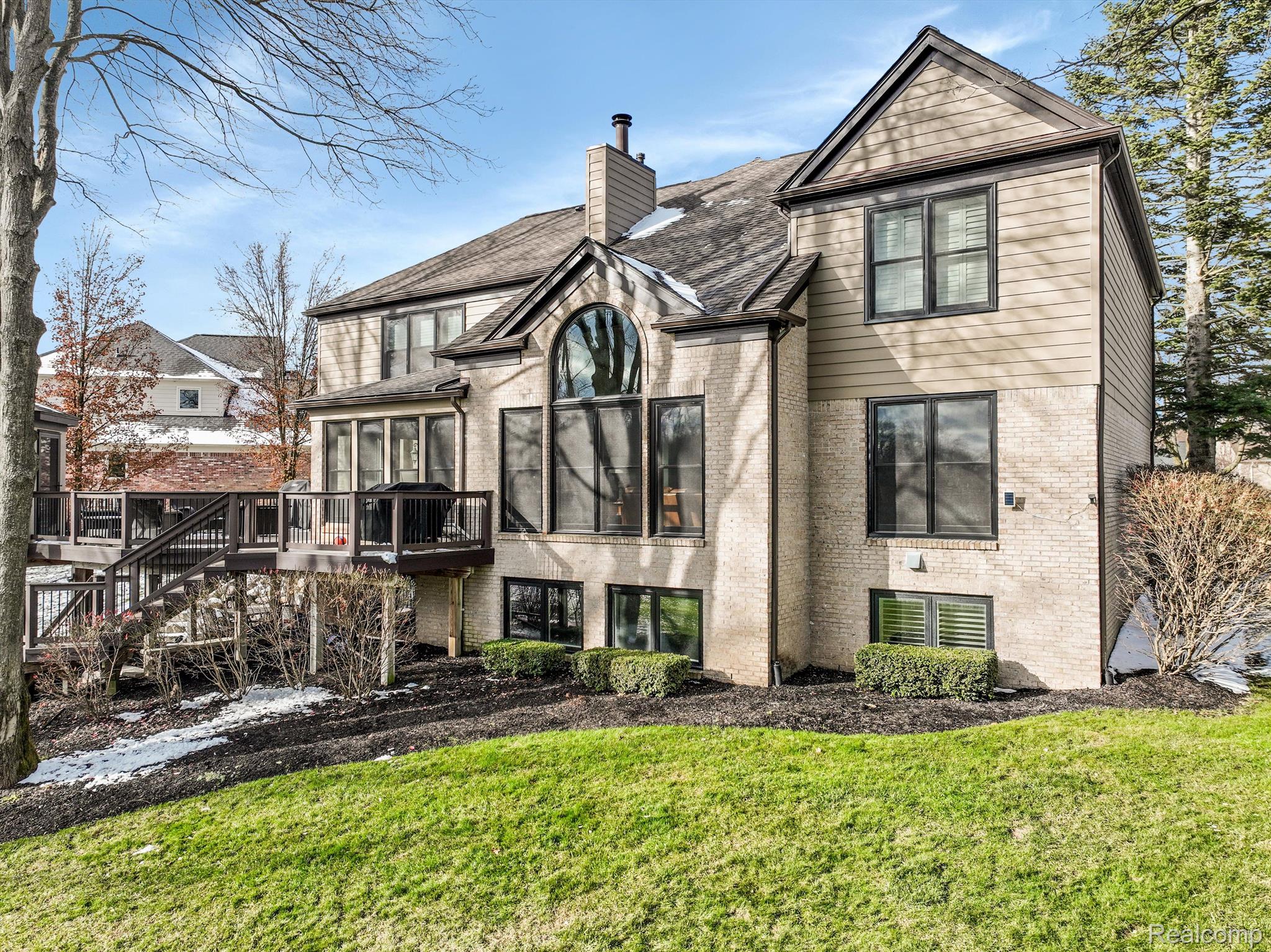 1303 MARINA POINTE Boulevard
