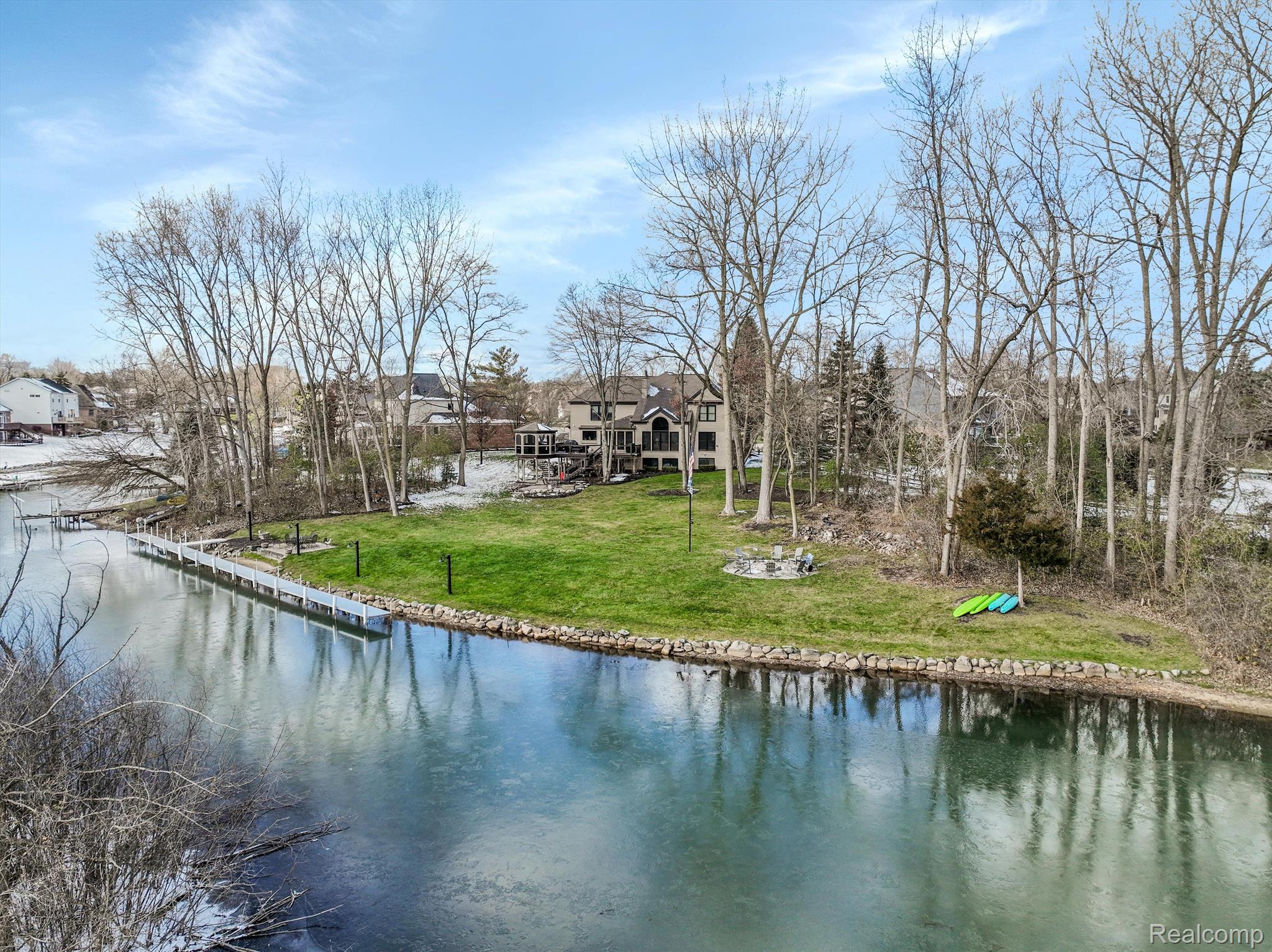 1303 MARINA POINTE Boulevard
