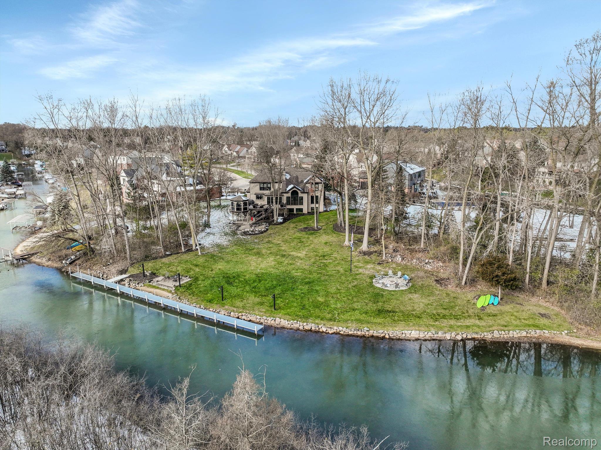 1303 MARINA POINTE Boulevard