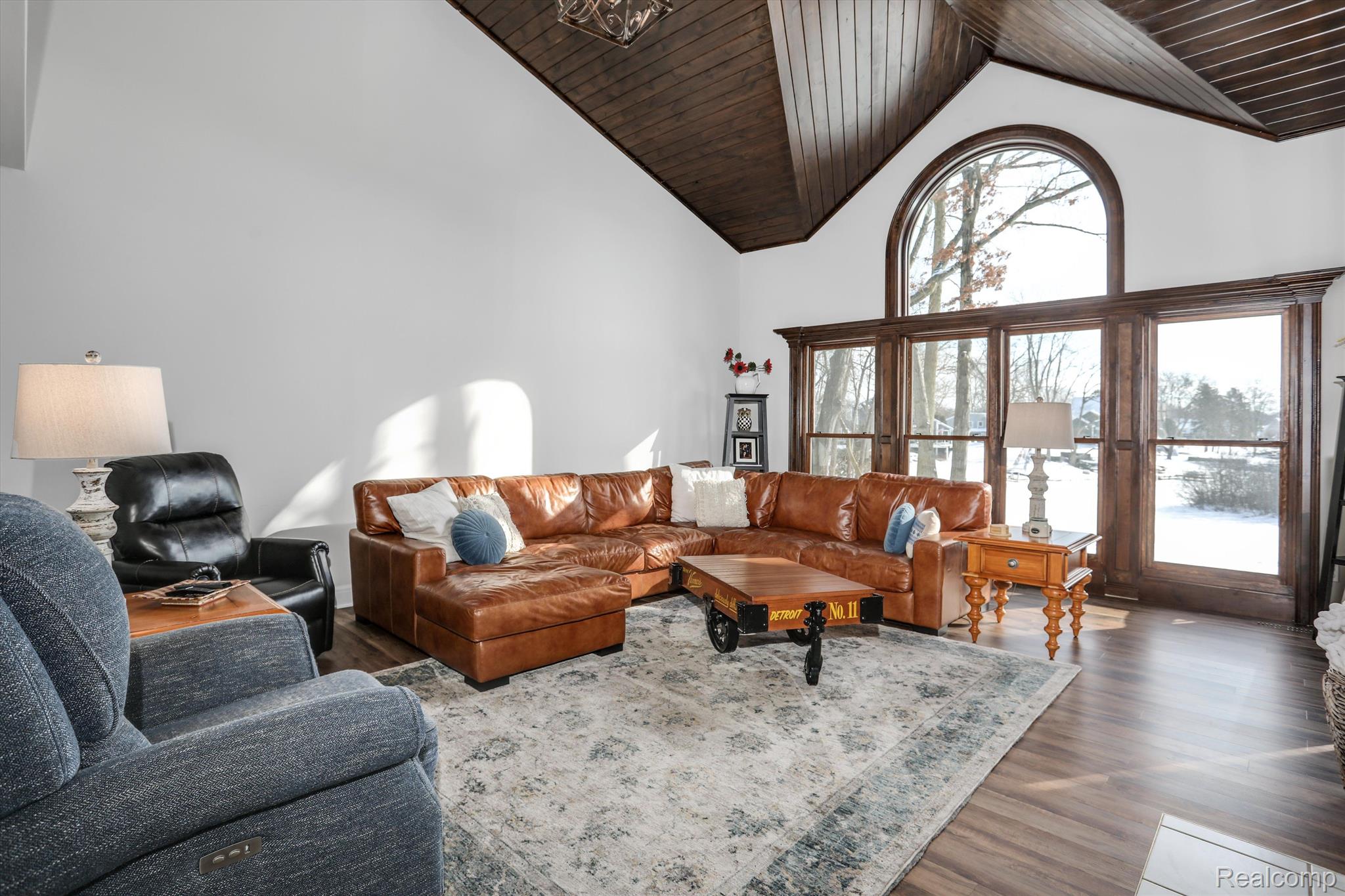 1303 MARINA POINTE Boulevard