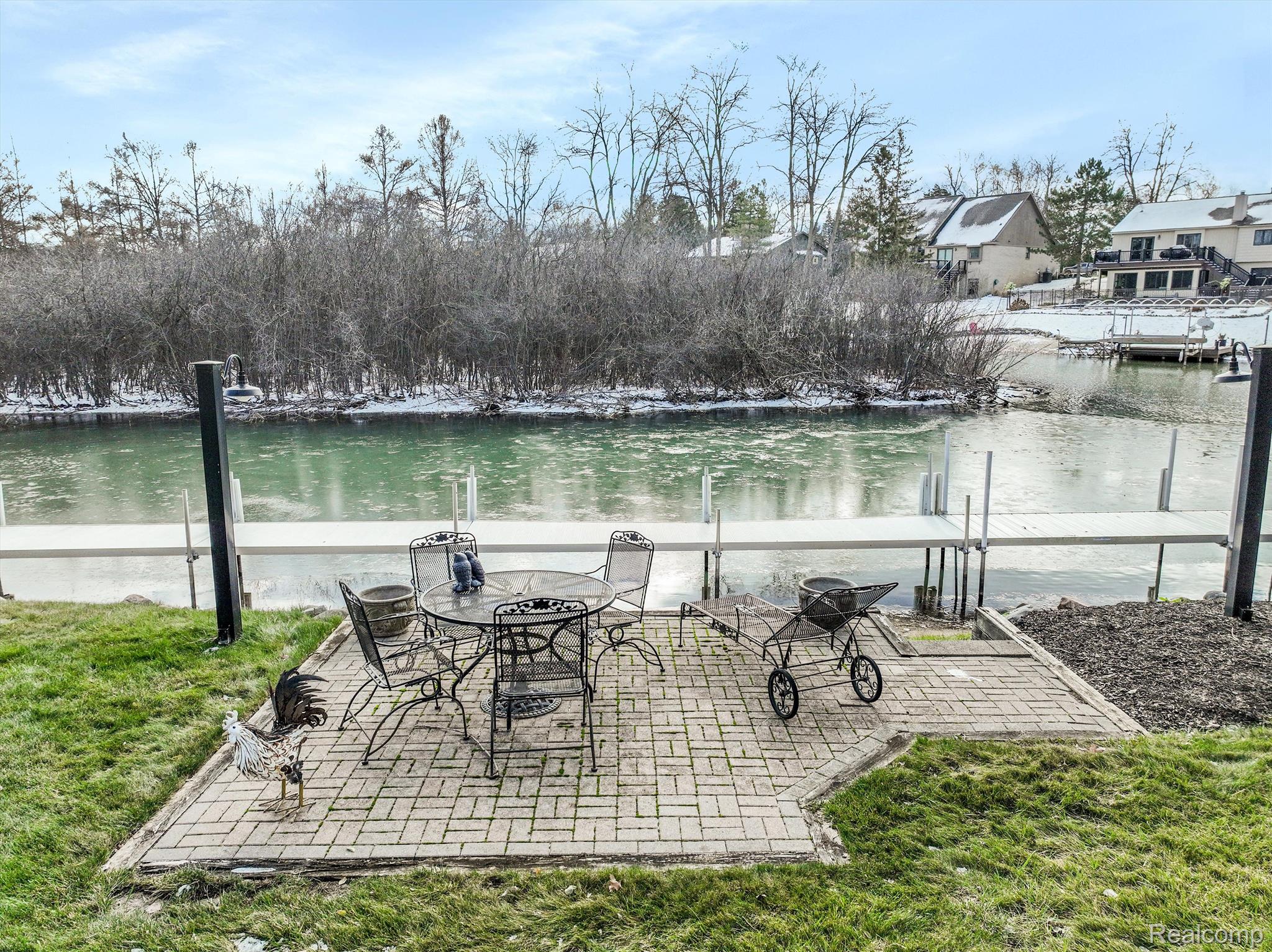 1303 MARINA POINTE Boulevard