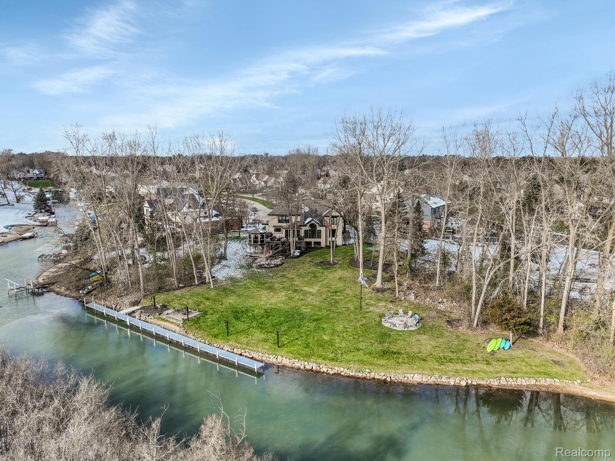 1303 MARINA POINTE Boulevard