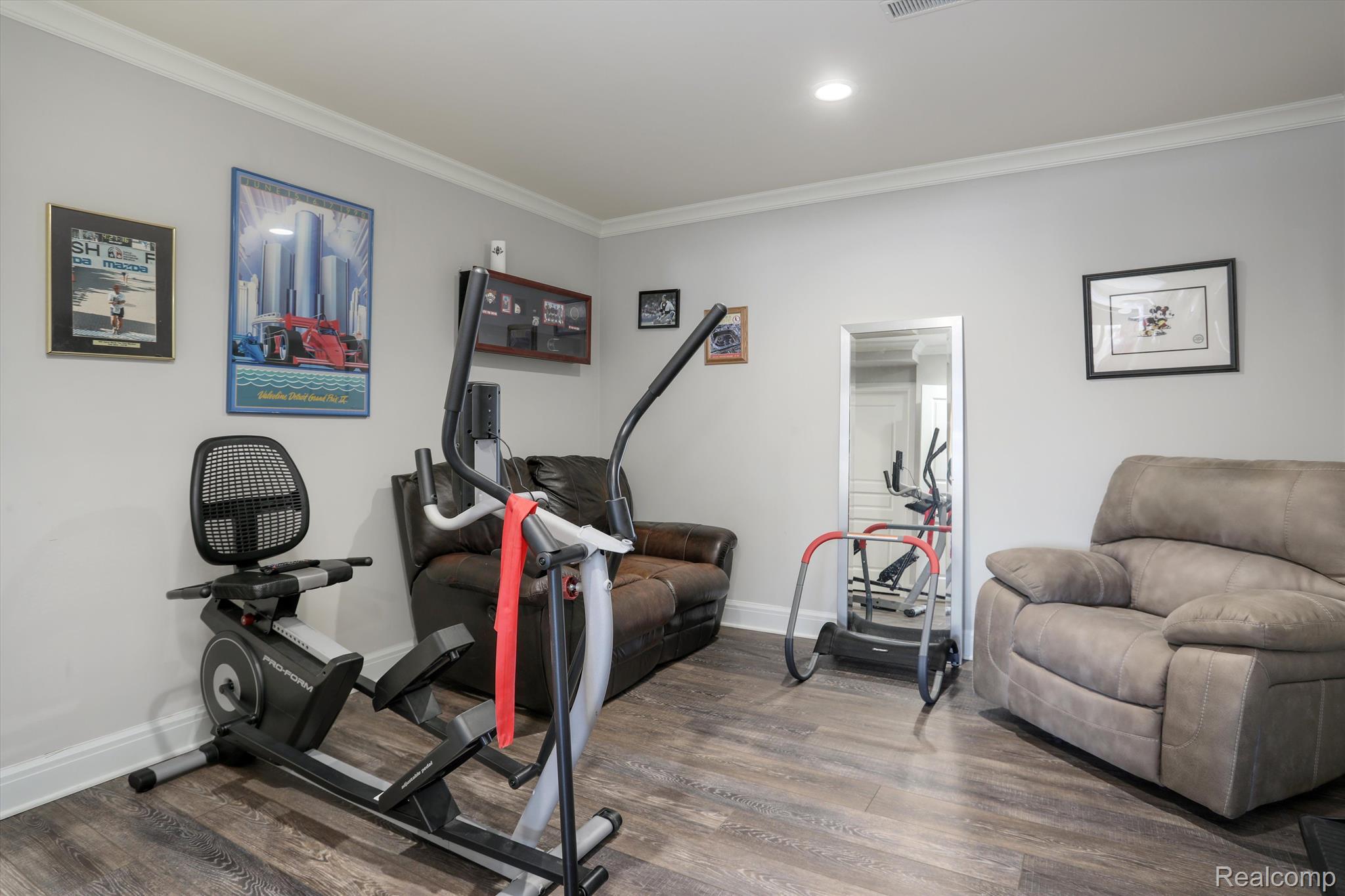 1303 MARINA POINTE Boulevard