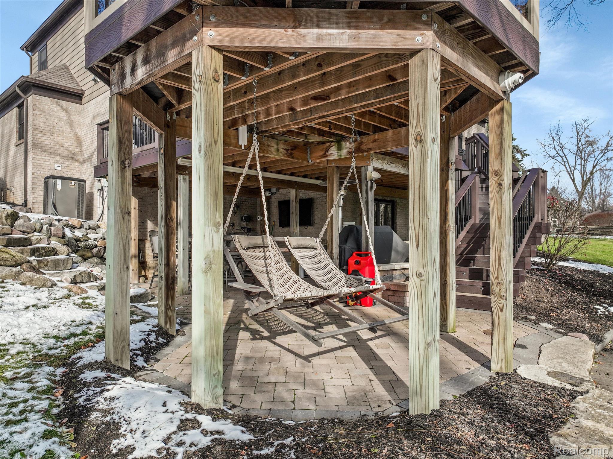 1303 MARINA POINTE Boulevard
