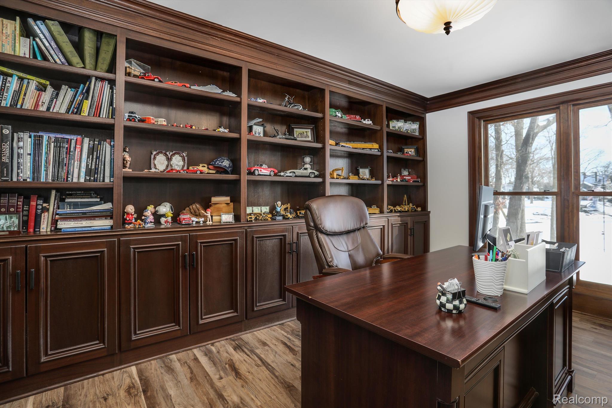 1303 MARINA POINTE Boulevard