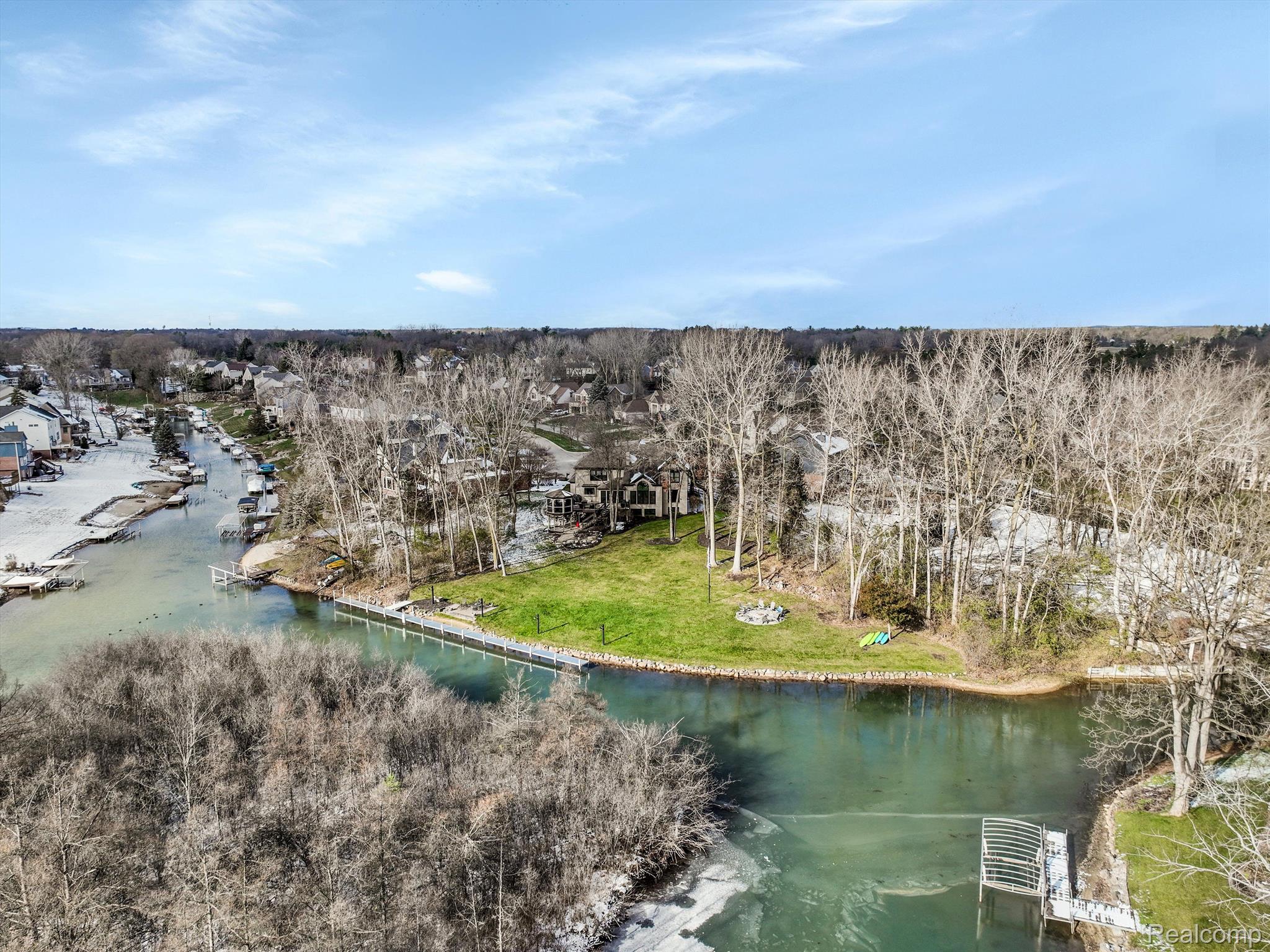 1303 MARINA POINTE Boulevard