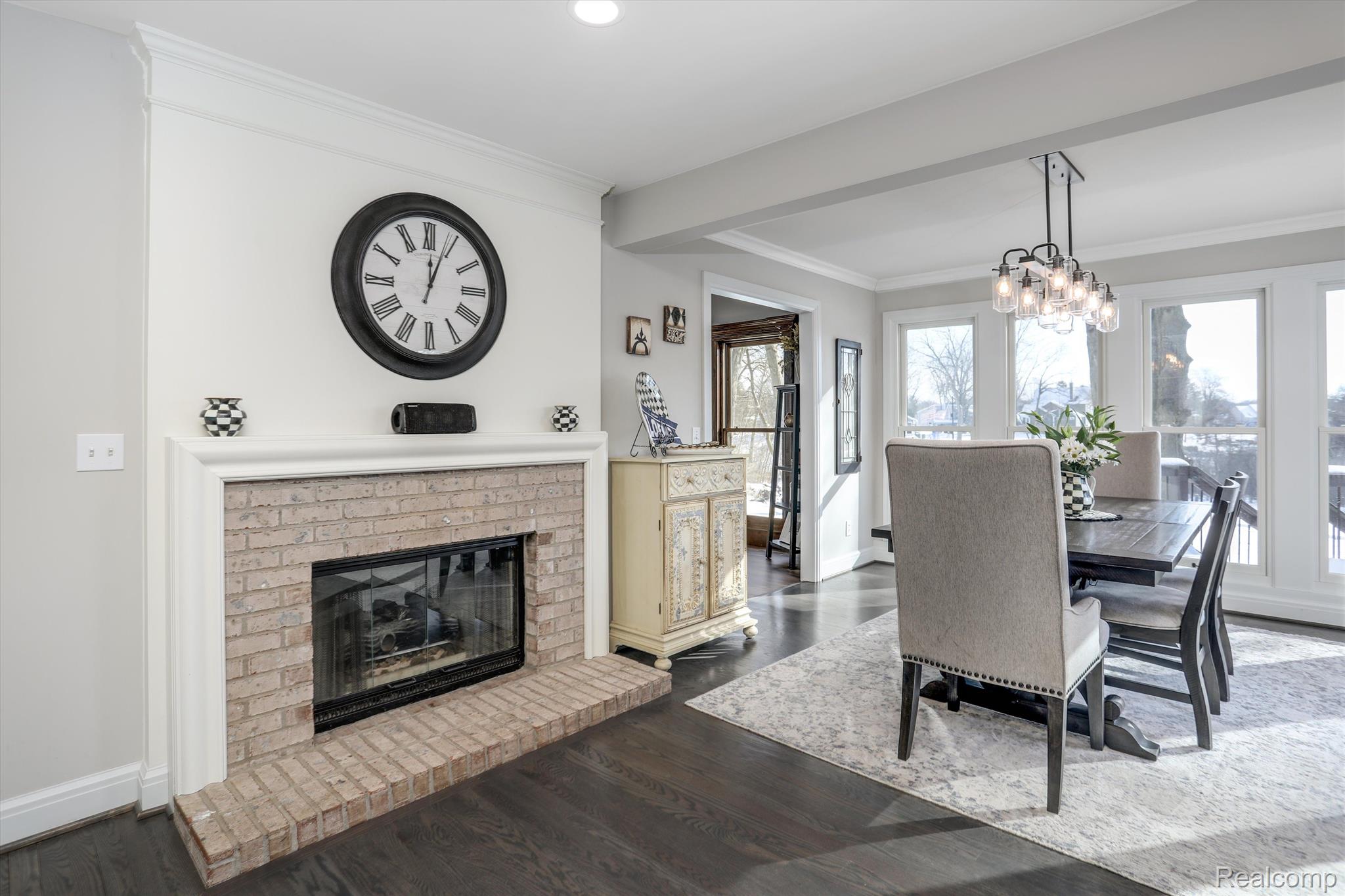 1303 MARINA POINTE Boulevard