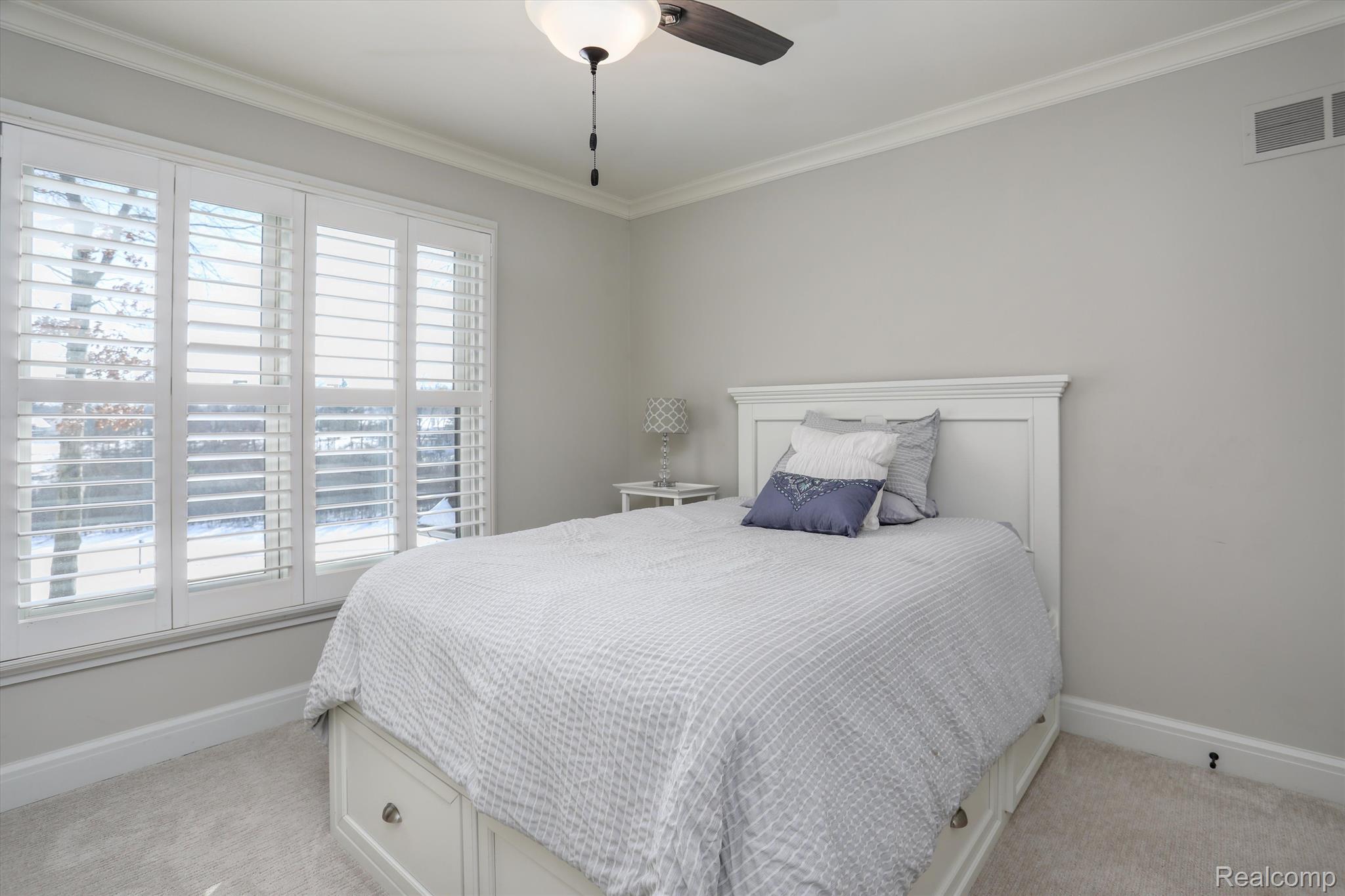 1303 MARINA POINTE Boulevard