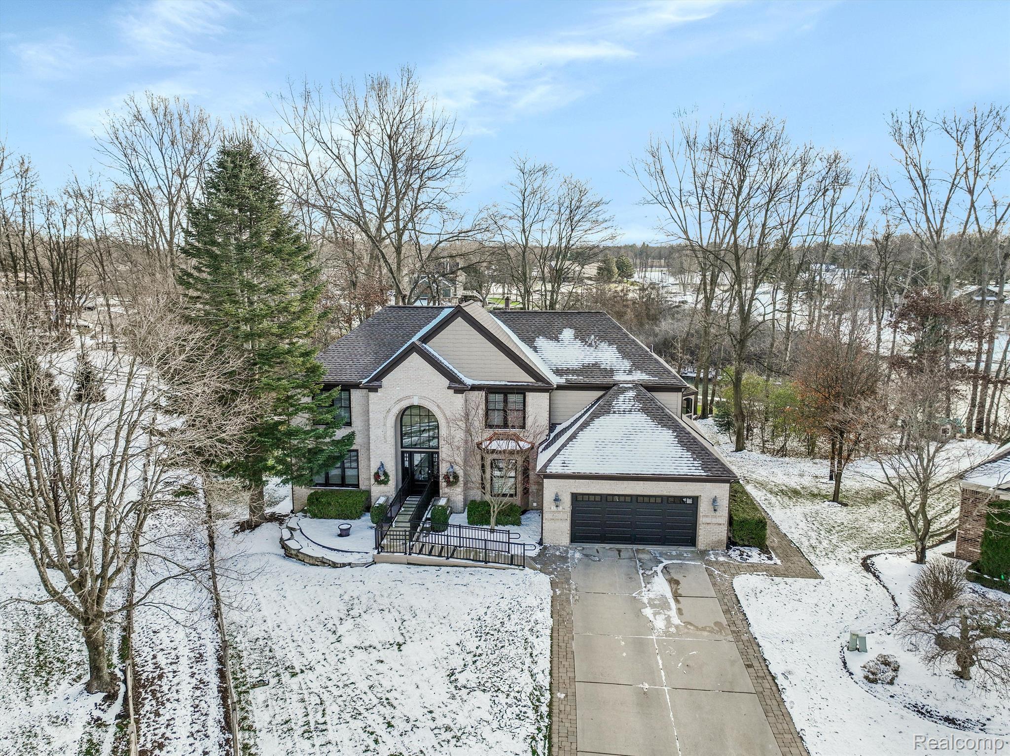 1303 MARINA POINTE Boulevard