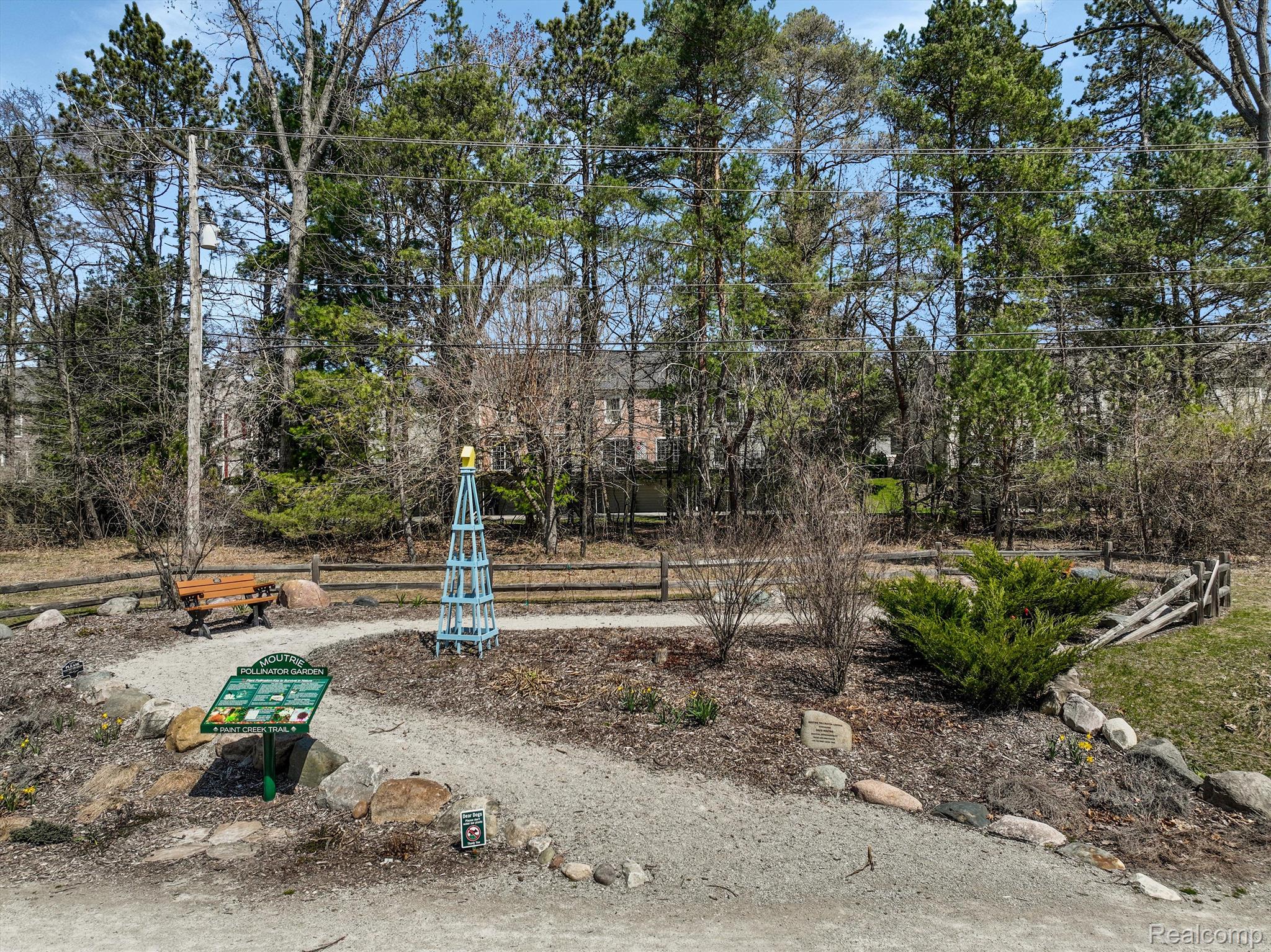 1357 AUTUMN Lane