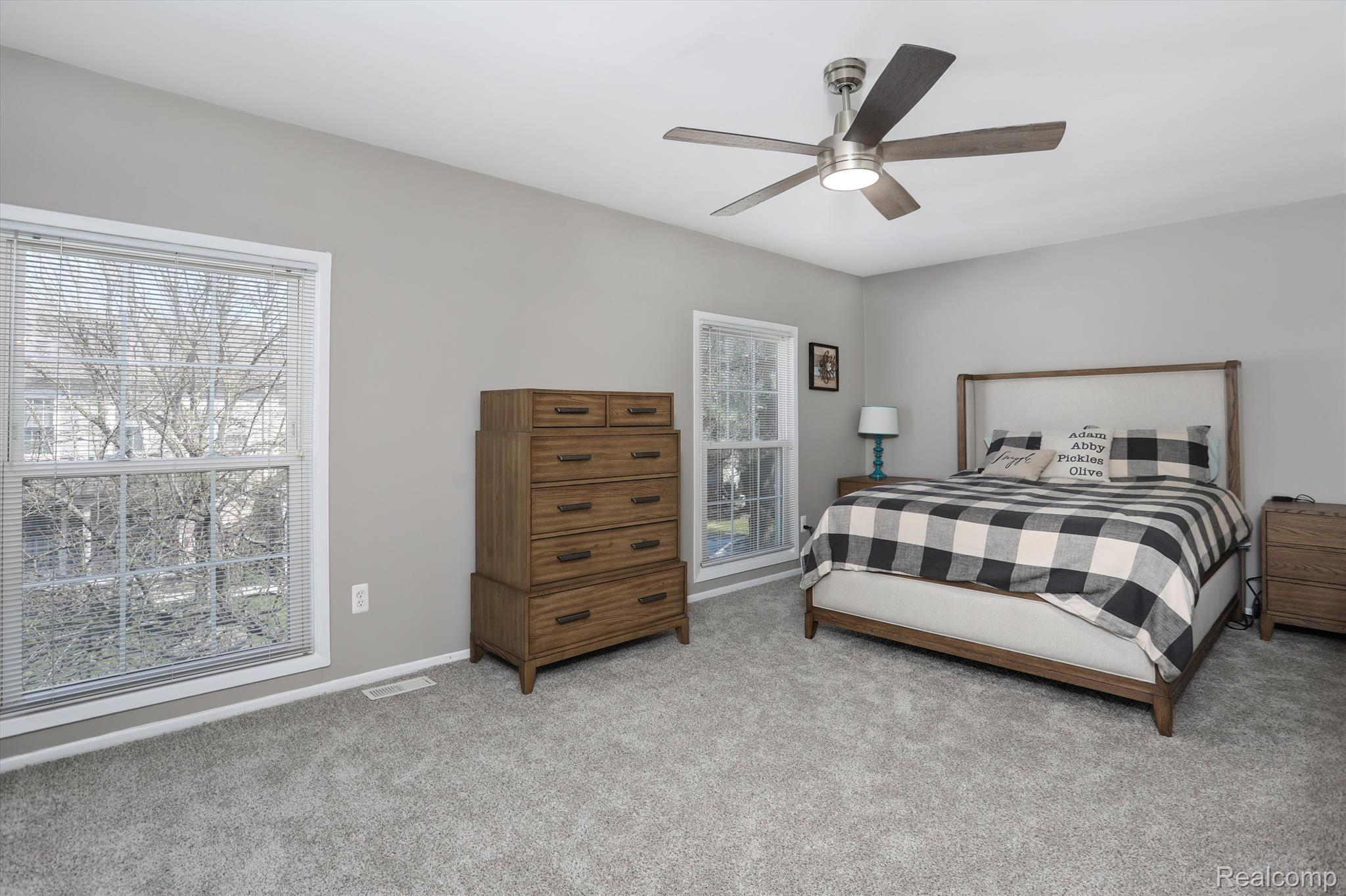 1357 AUTUMN Lane