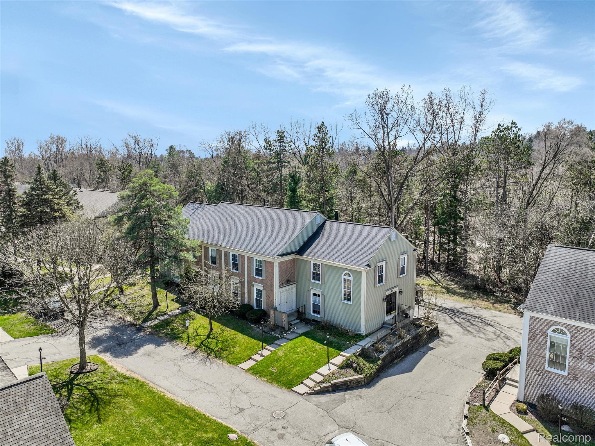 1357 AUTUMN Lane
