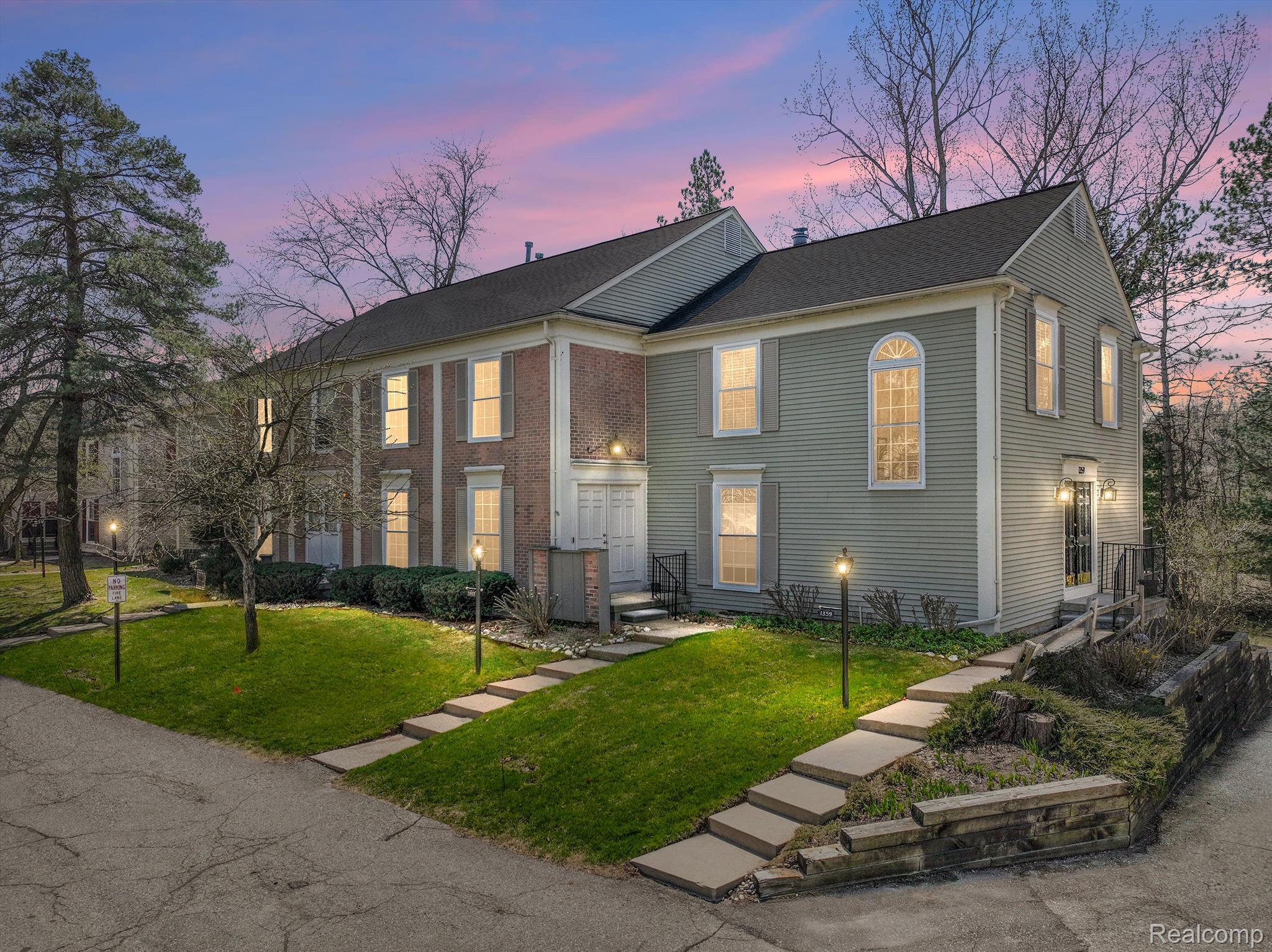 1357 AUTUMN Lane