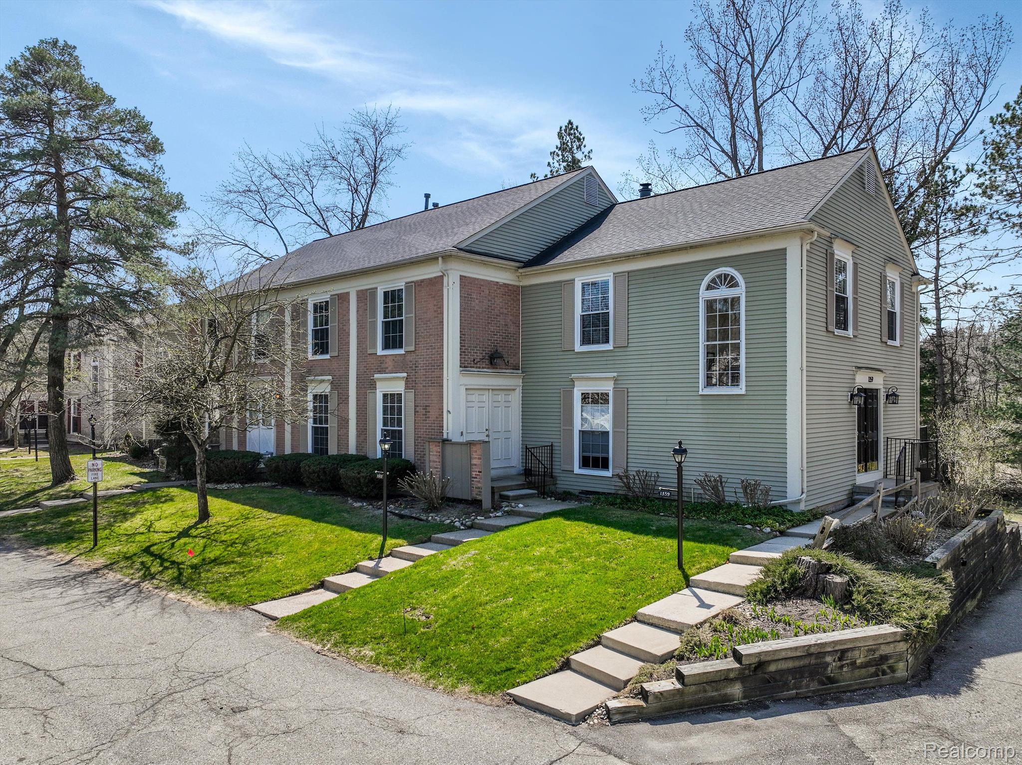 1357 AUTUMN Lane