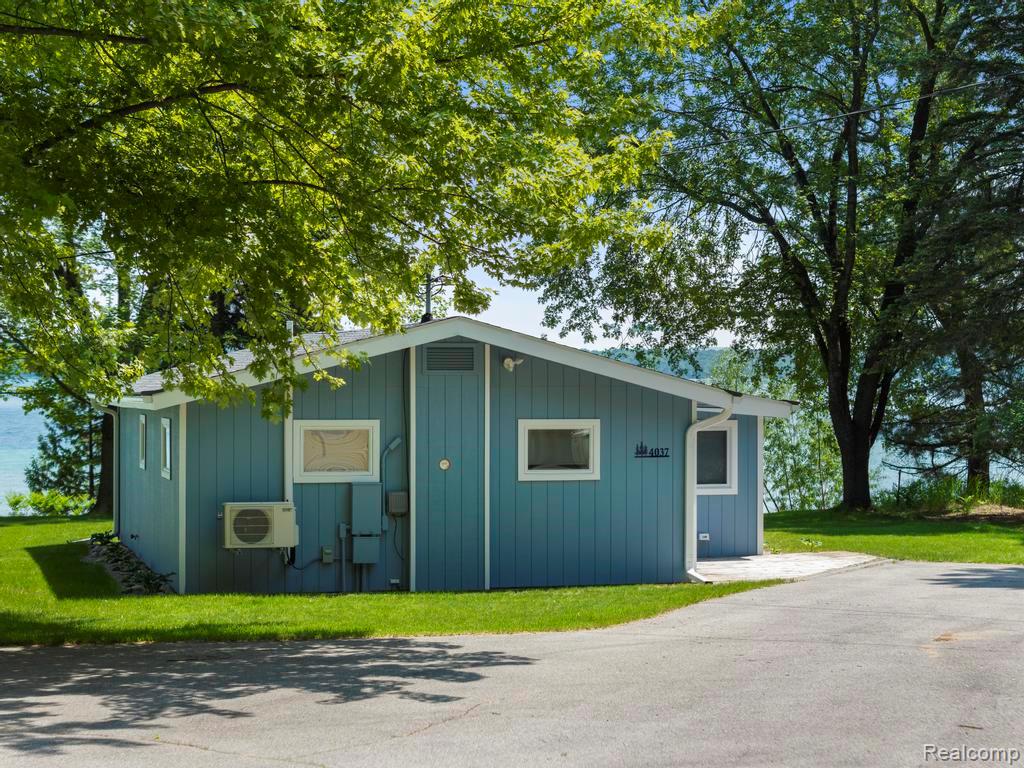 4037 N WEST TORCH LAKE Drive