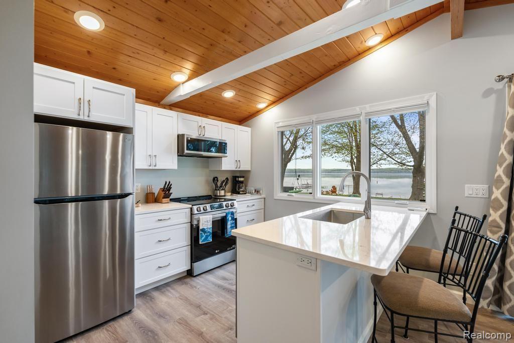 4037 N WEST TORCH LAKE Drive